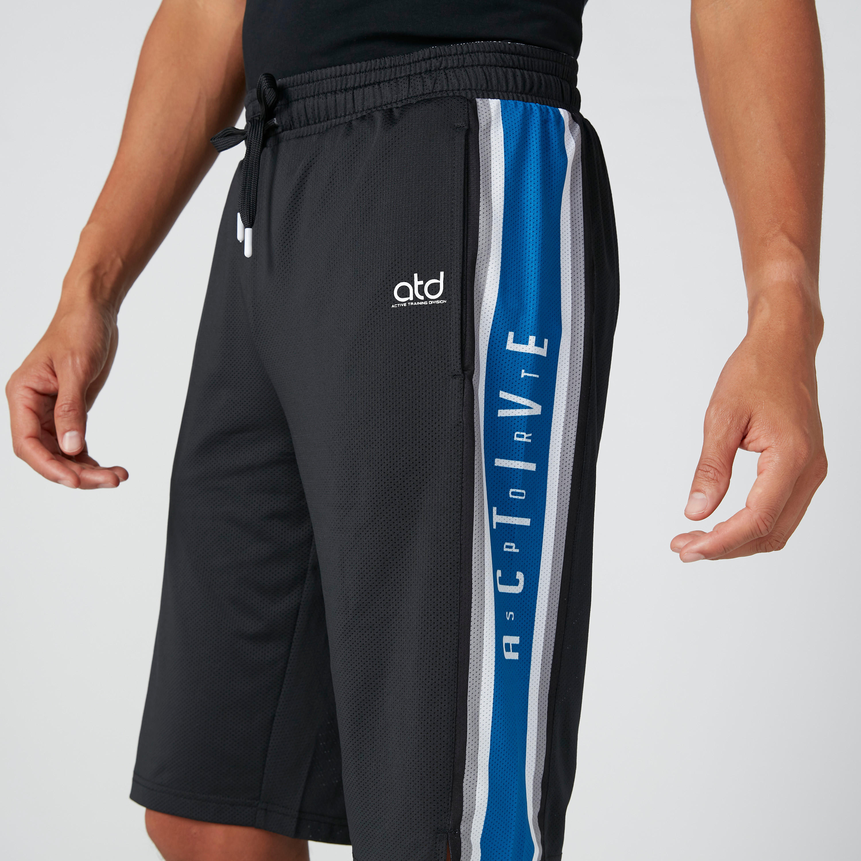 شورت برباط وجيوب وطبعات-men-clothing-sportswearandactivewear-bottoms-image-5