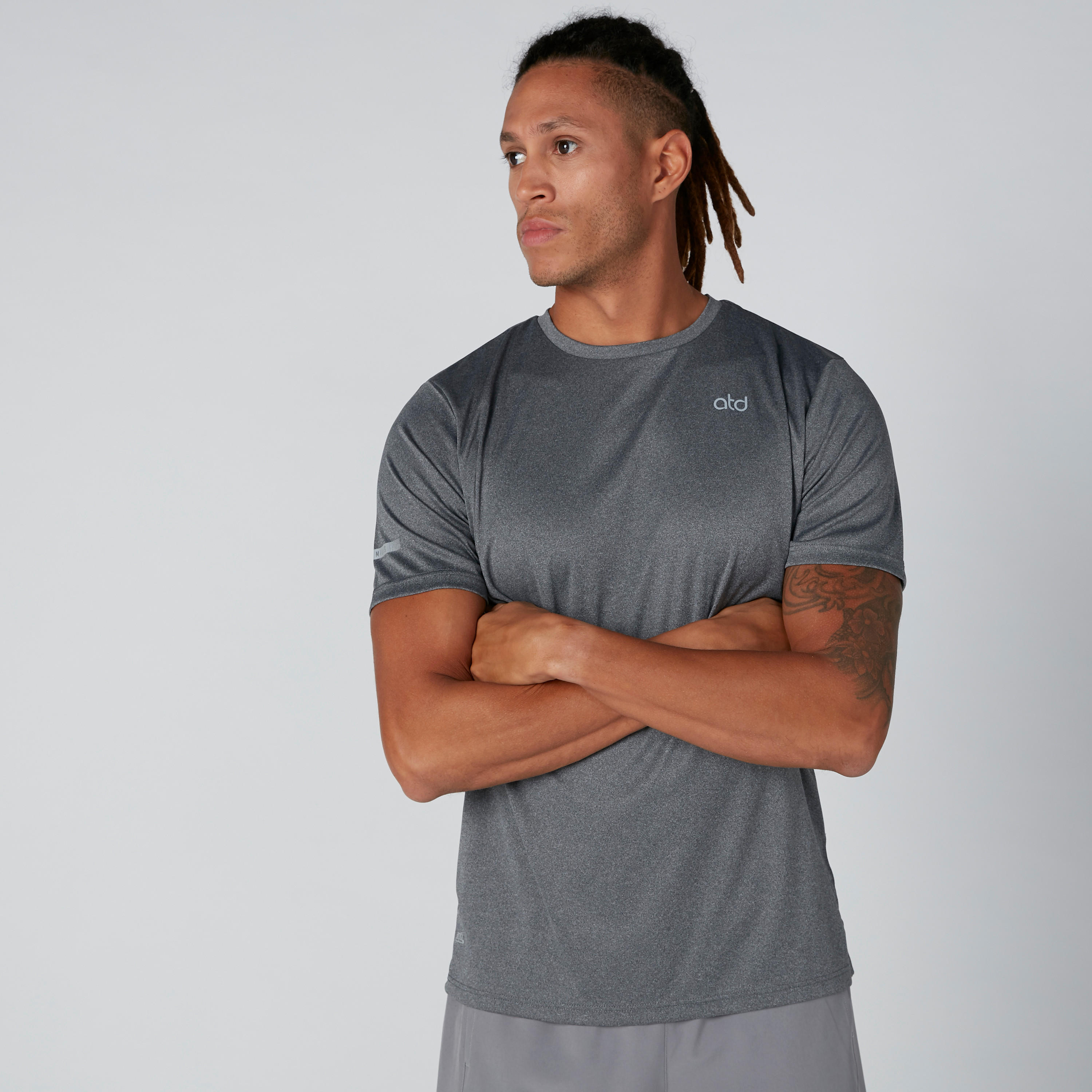 تيشيرت بياقة مستديرة وأكمام قصيرة-men-clothing-sportswearandactivewear-tshirtsandpolos-image-14