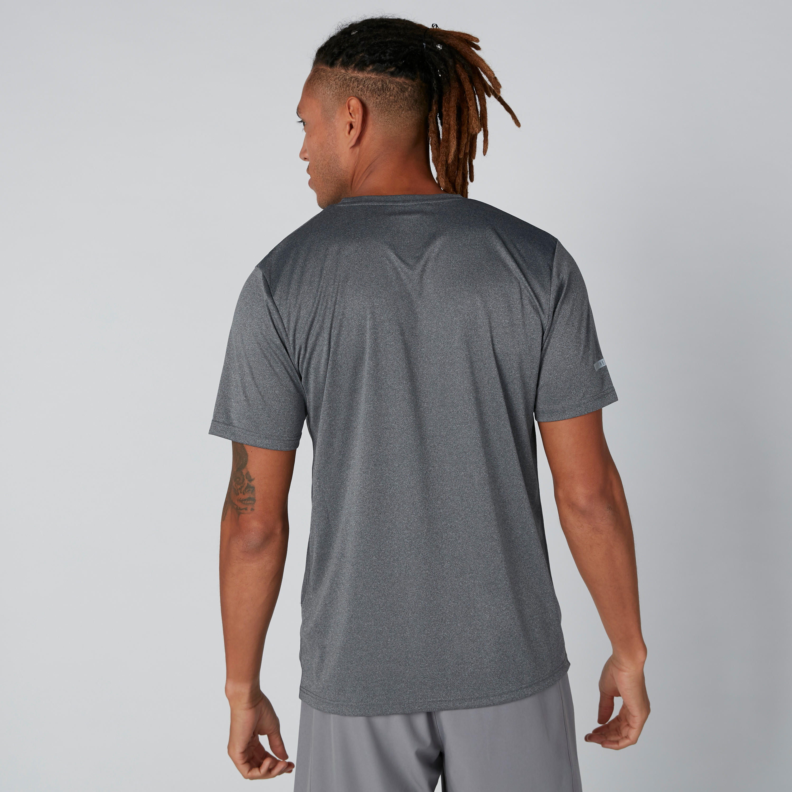 تيشيرت بياقة مستديرة وأكمام قصيرة-men-clothing-sportswearandactivewear-tshirtsandpolos-image-15
