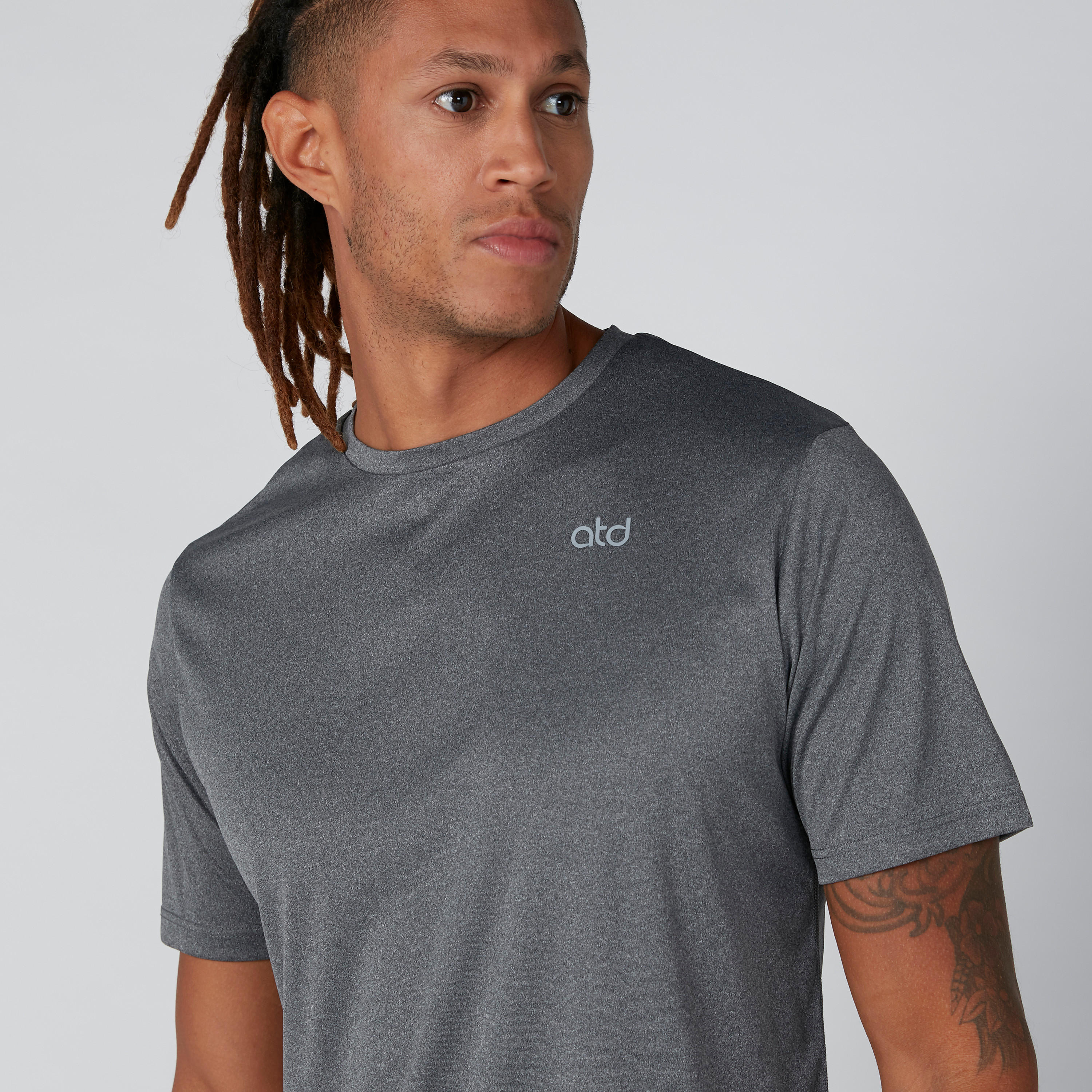 تيشيرت بياقة مستديرة وأكمام قصيرة-men-clothing-sportswearandactivewear-tshirtsandpolos-image-17