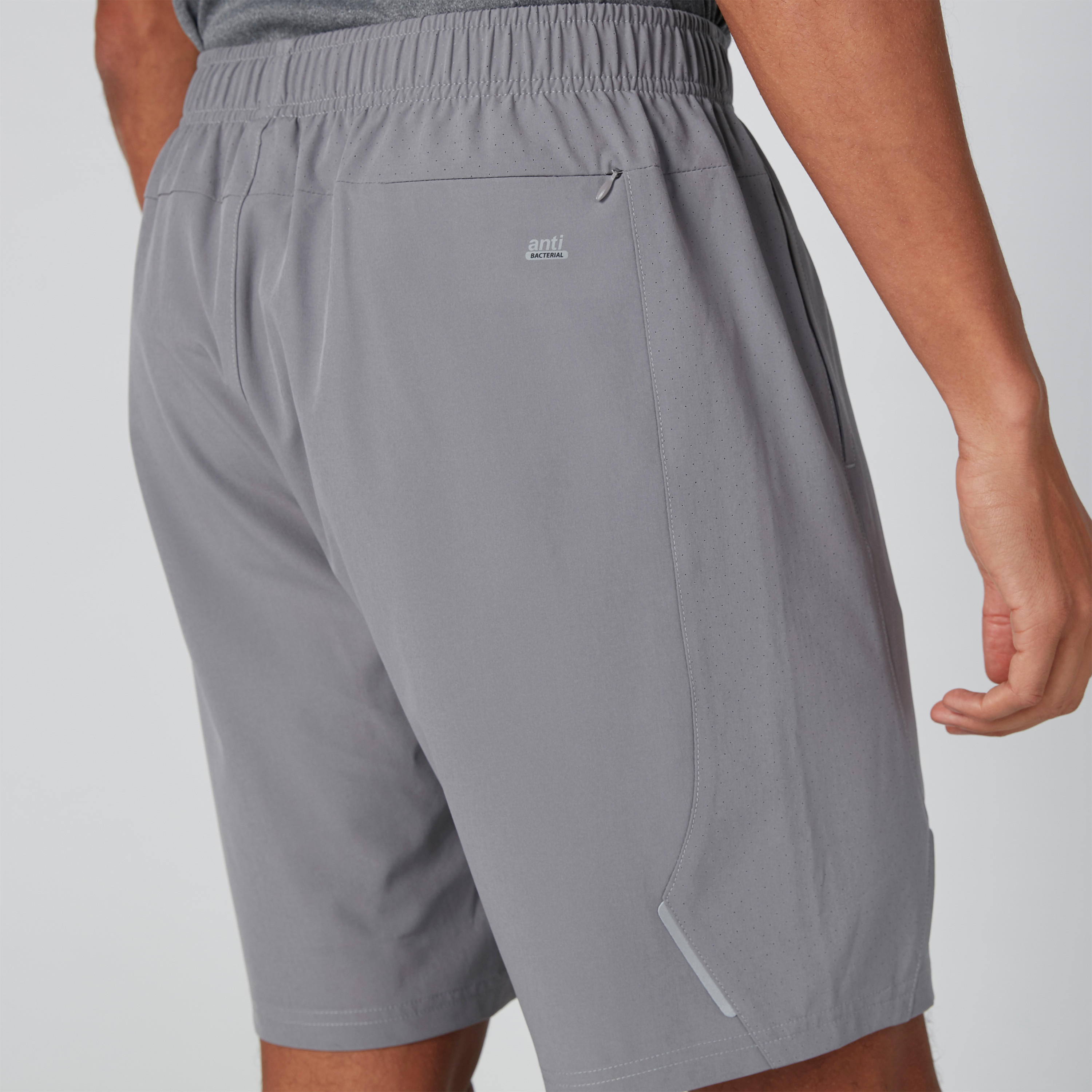 شورت بخصر مطّاطي وجيوب-men-clothing-sportswearandactivewear-bottoms-image-5