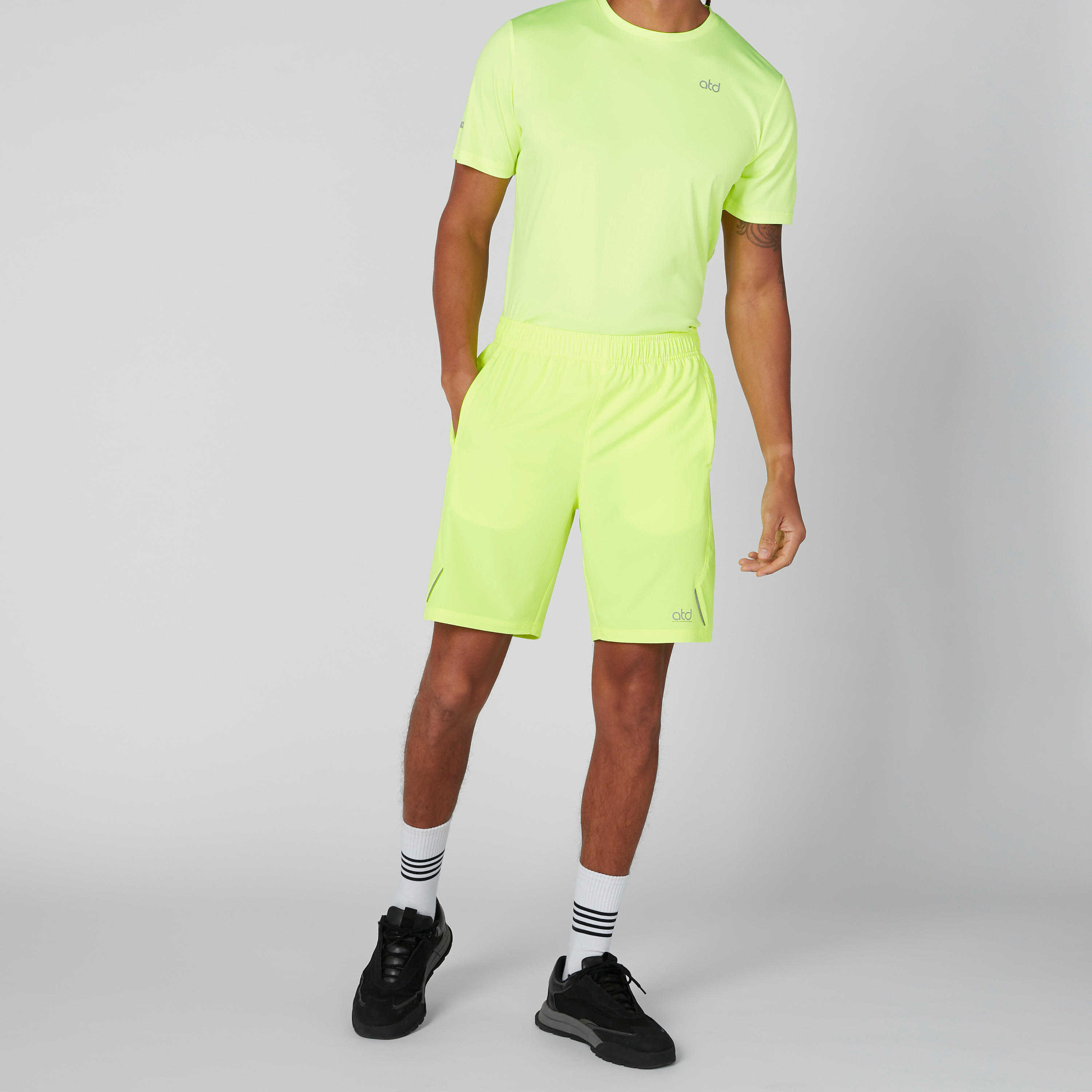 شورت برباط وجيوب-men-clothing-sportswearandactivewear-bottoms-image-2