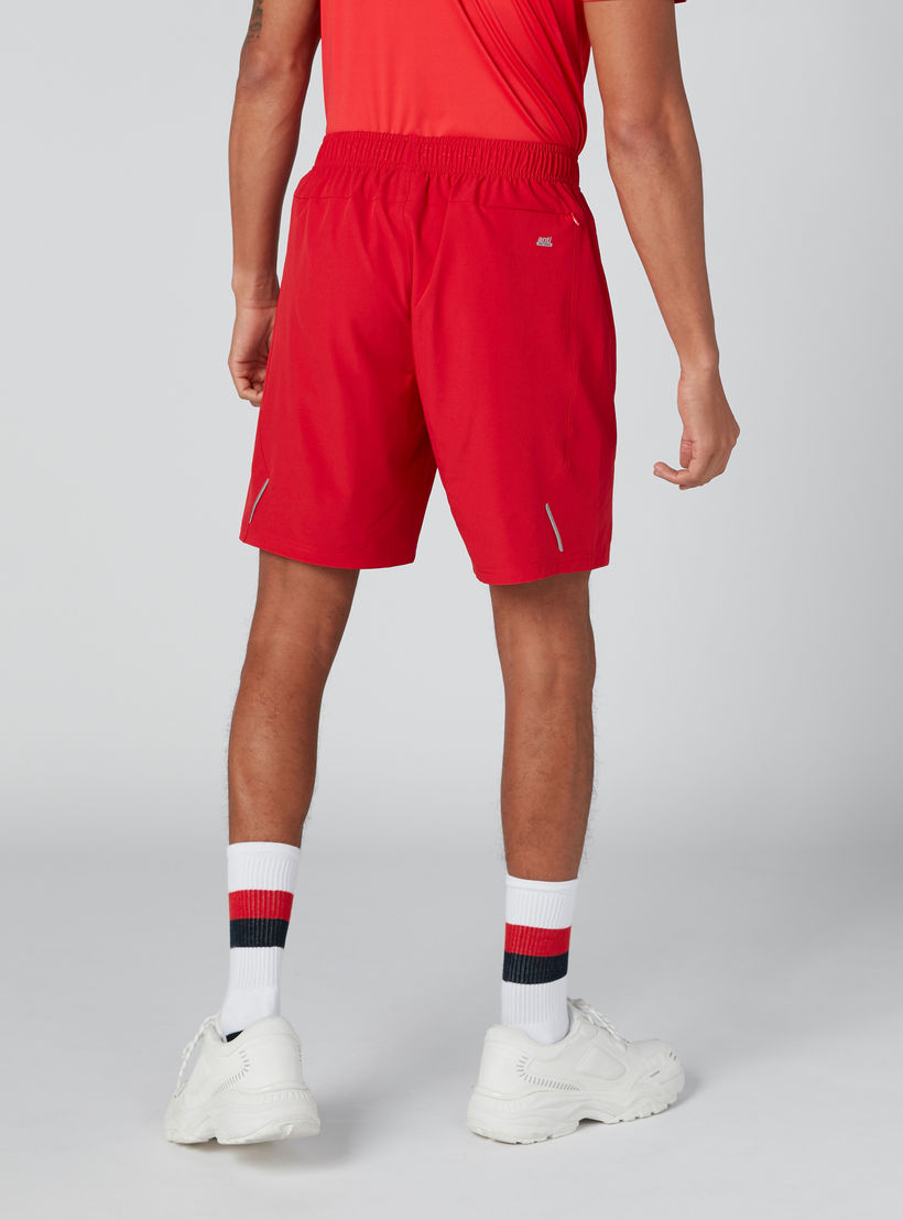 شورت بخصر مطّاطي وجيوب وطبعات-men-clothing-sportswearandactivewear-bottoms-image-2