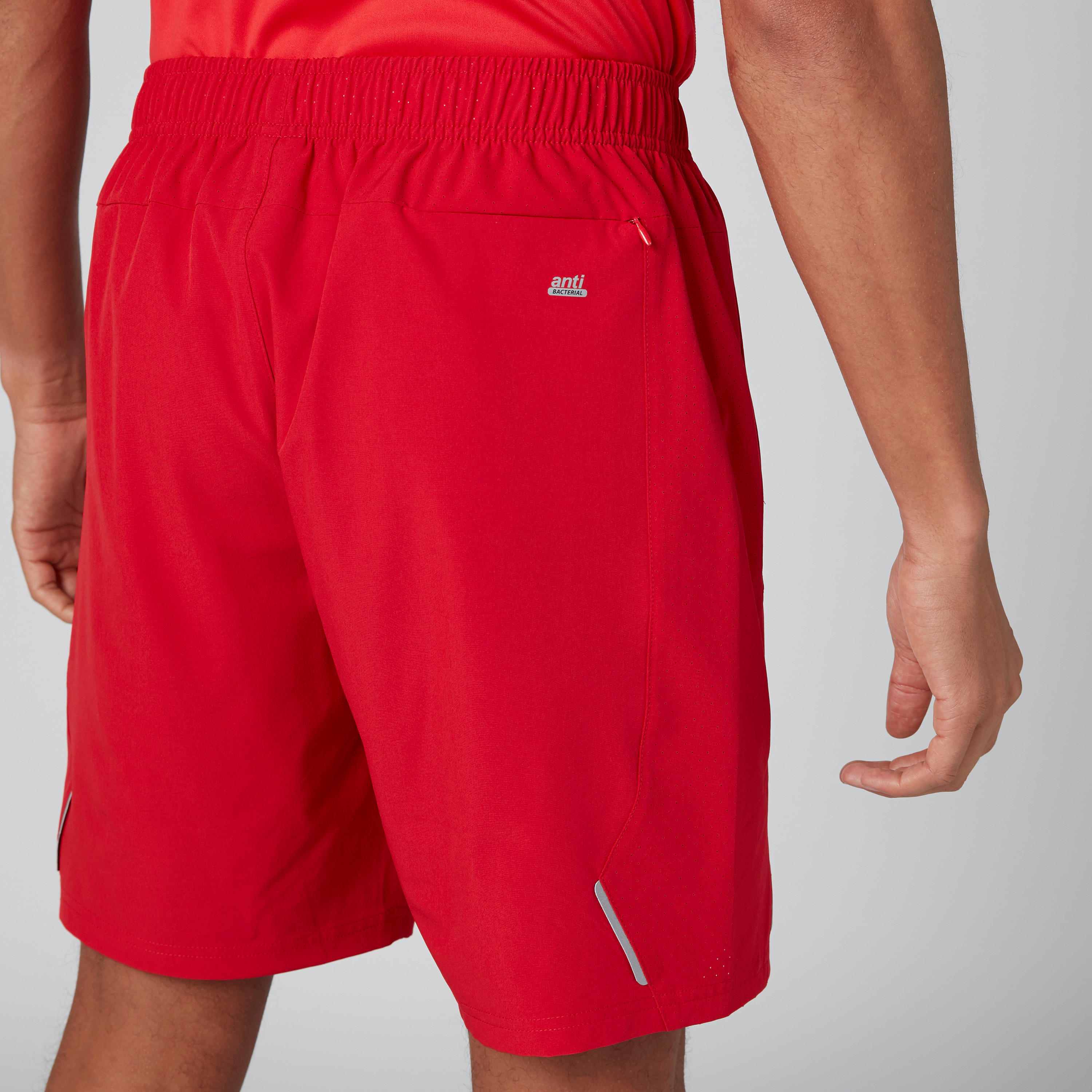 شورت بخصر مطّاطي وجيوب وطبعات-men-clothing-sportswearandactivewear-bottoms-image-6