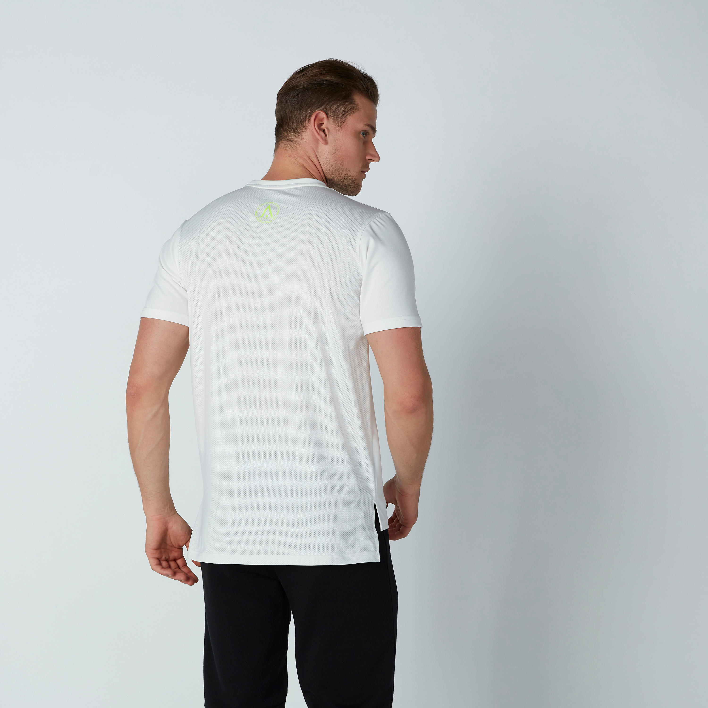 تيشيرت بياقة مستديرة وأكمام قصيرة وطبعات-men-clothing-tshirtsandpolos-tshirts-image-3