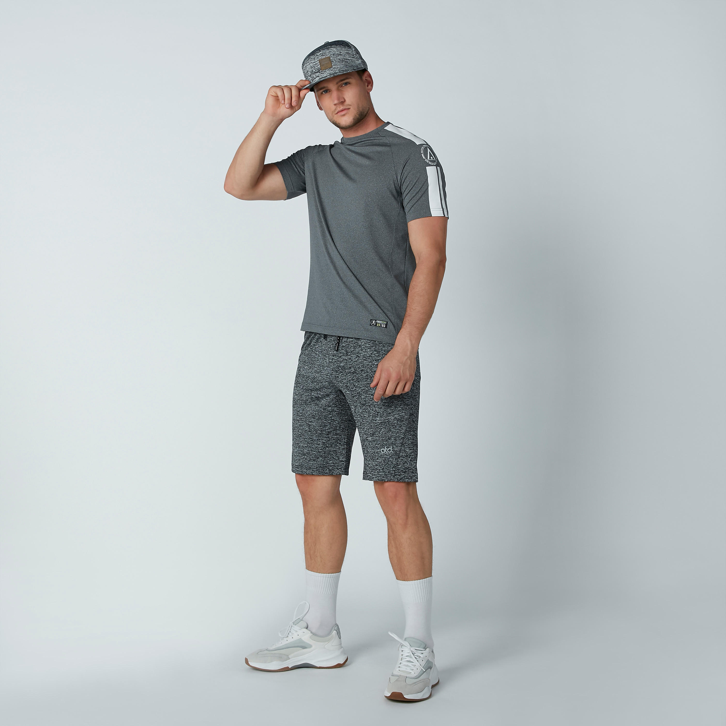 Printed T-shirt with Raglan Sleeves-men-clothing-sportswearandactivewear-tshirtsandpolos-image-3