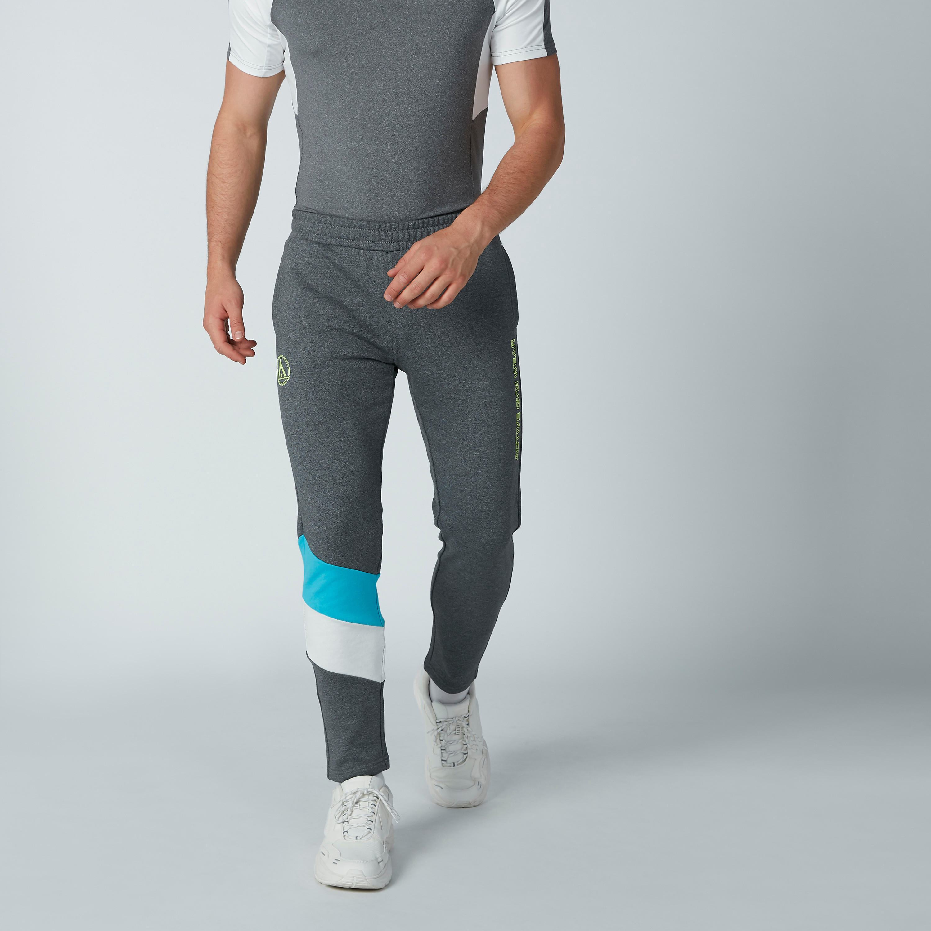 بنطال رياضي طويل بجيوب وطبعات-men-clothing-sportswearandactivewear-bottoms-image-4