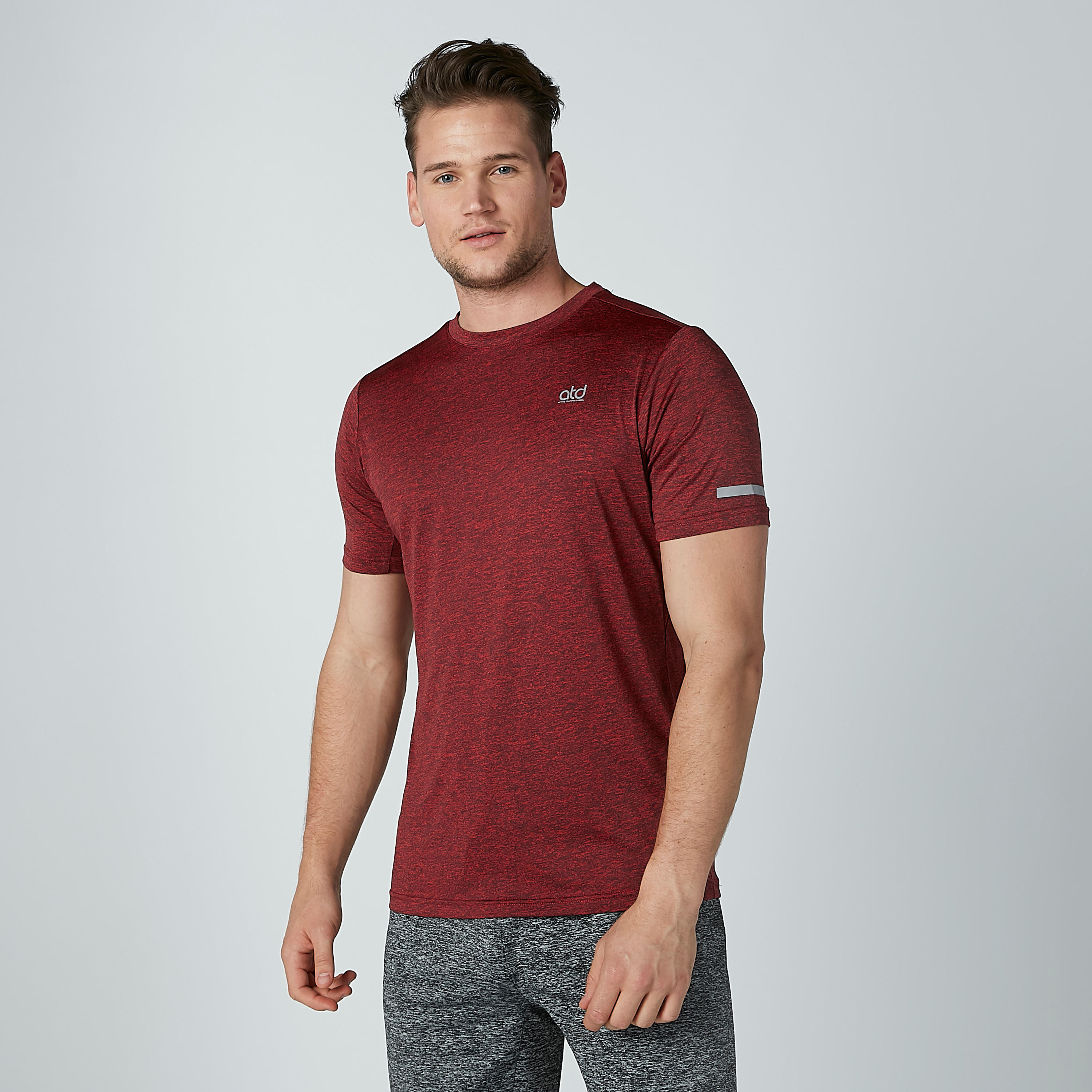 تيشيرت بطبعات وياقة مستديرة وأكمام قصيرة-men-clothing-tshirtsandpolos-tshirts-image-1