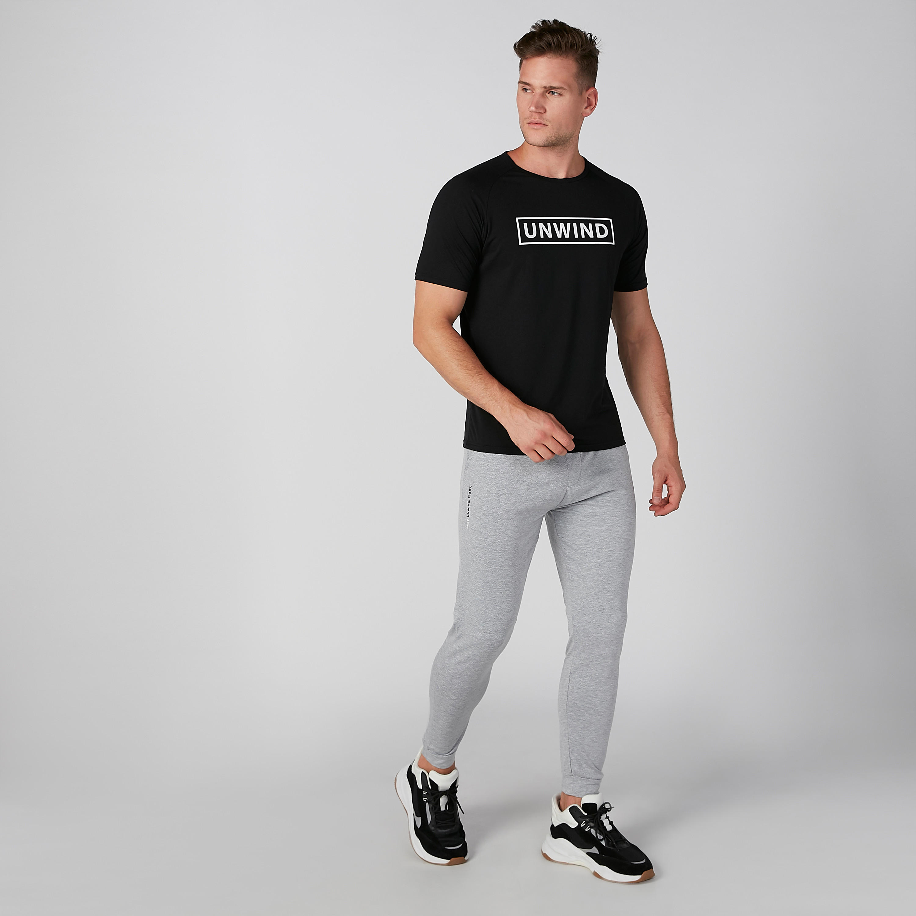 تيشيرت بياقة مستديرة وأكمام قصيرة وطبعات-men-clothing-tshirtsandpolos-tshirts-image-5