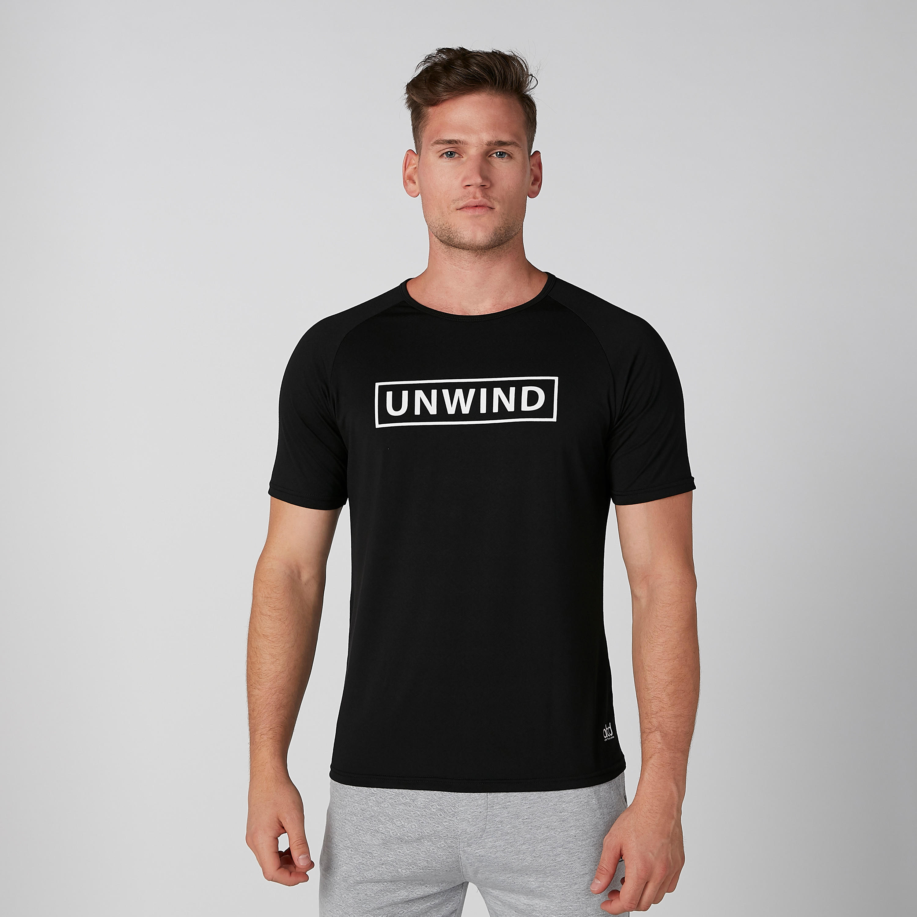 تيشيرت بياقة مستديرة وأكمام قصيرة وطبعات-men-clothing-tshirtsandpolos-tshirts-image-3