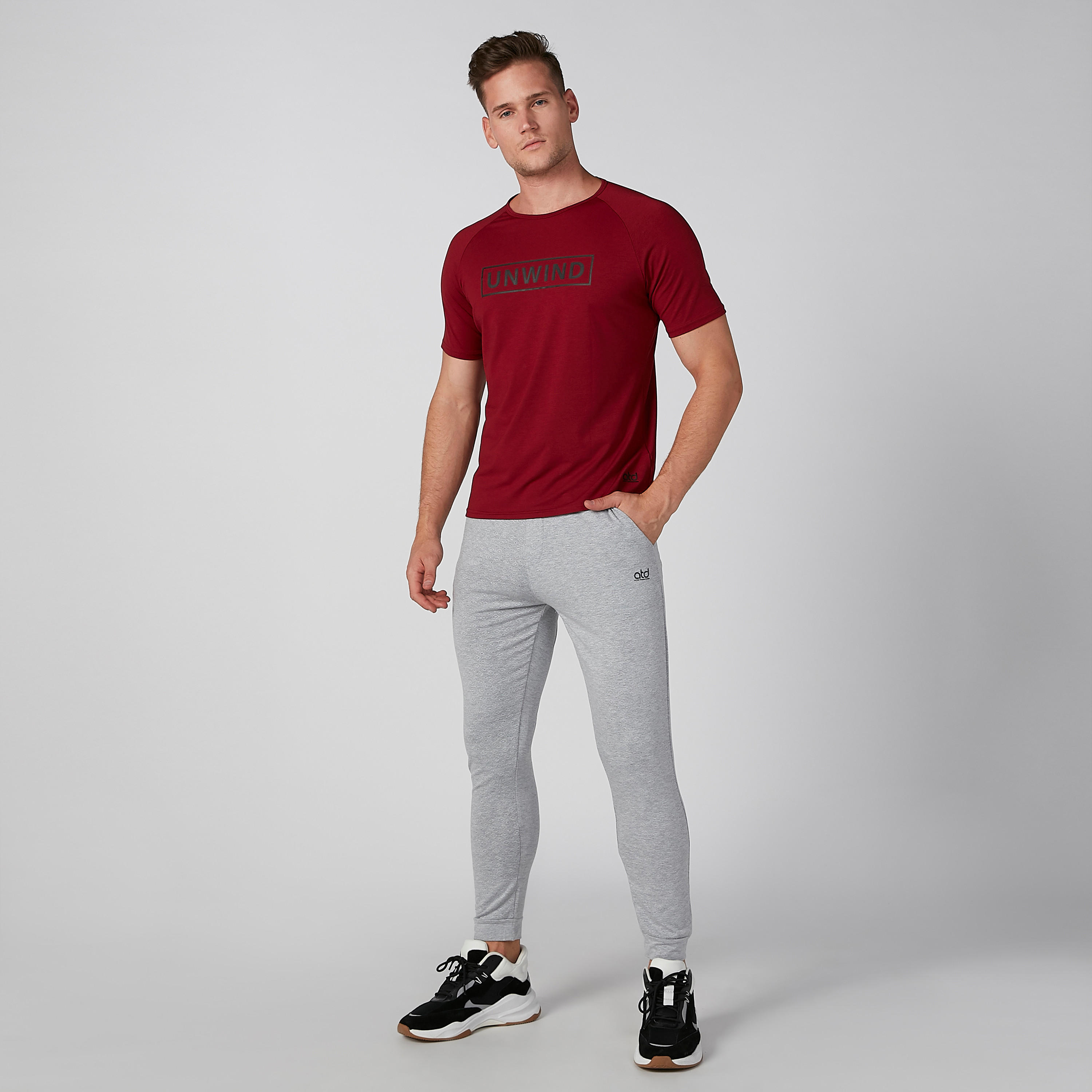 تيشيرت بياقة مستديرة وأكمام قصيرة وطبعات-men-clothing-tshirtsandpolos-tshirts-image-1