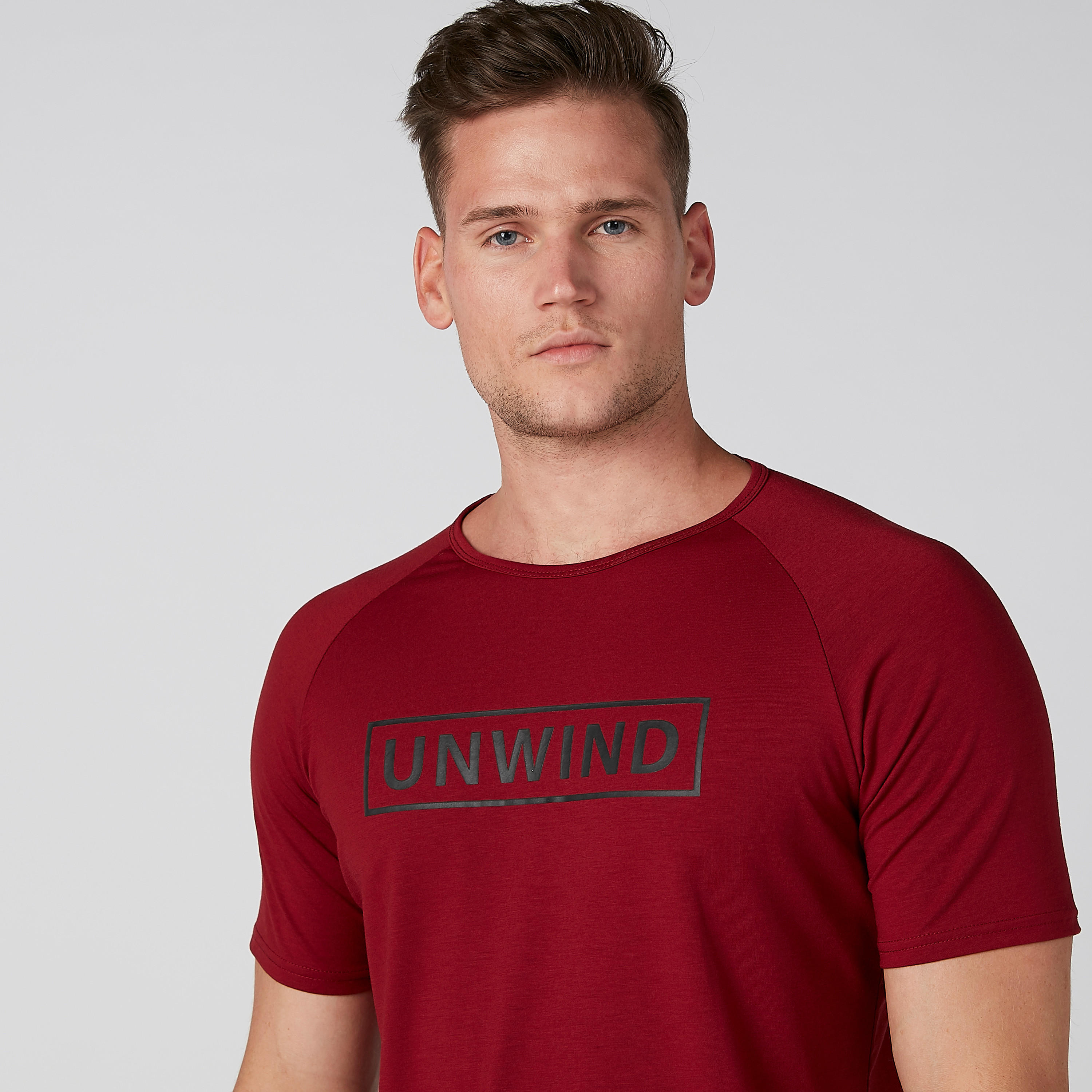 تيشيرت بياقة مستديرة وأكمام قصيرة وطبعات-men-clothing-tshirtsandpolos-tshirts-image-4