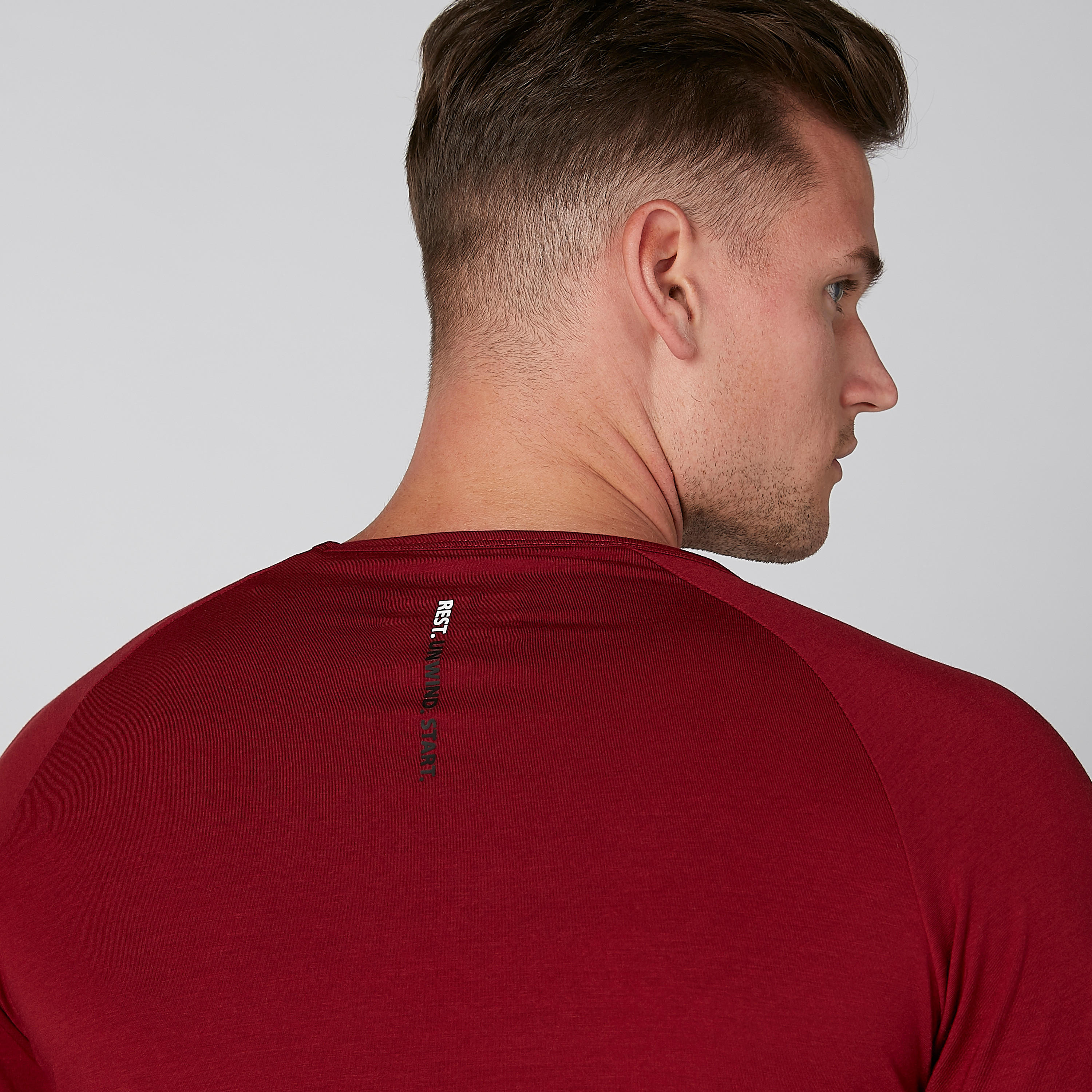 تيشيرت بياقة مستديرة وأكمام قصيرة وطبعات-men-clothing-tshirtsandpolos-tshirts-image-5