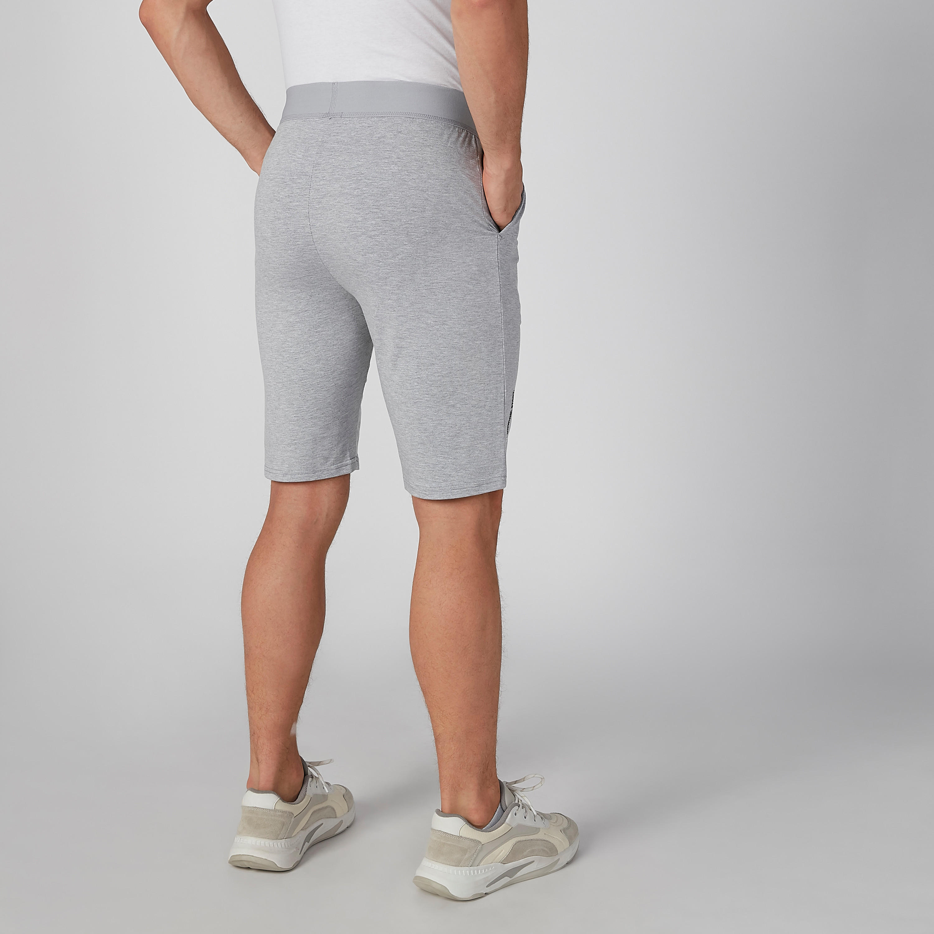 شورت سادة بخصر مطاطي وجيوب-men-clothing-bottoms-shorts-image-2