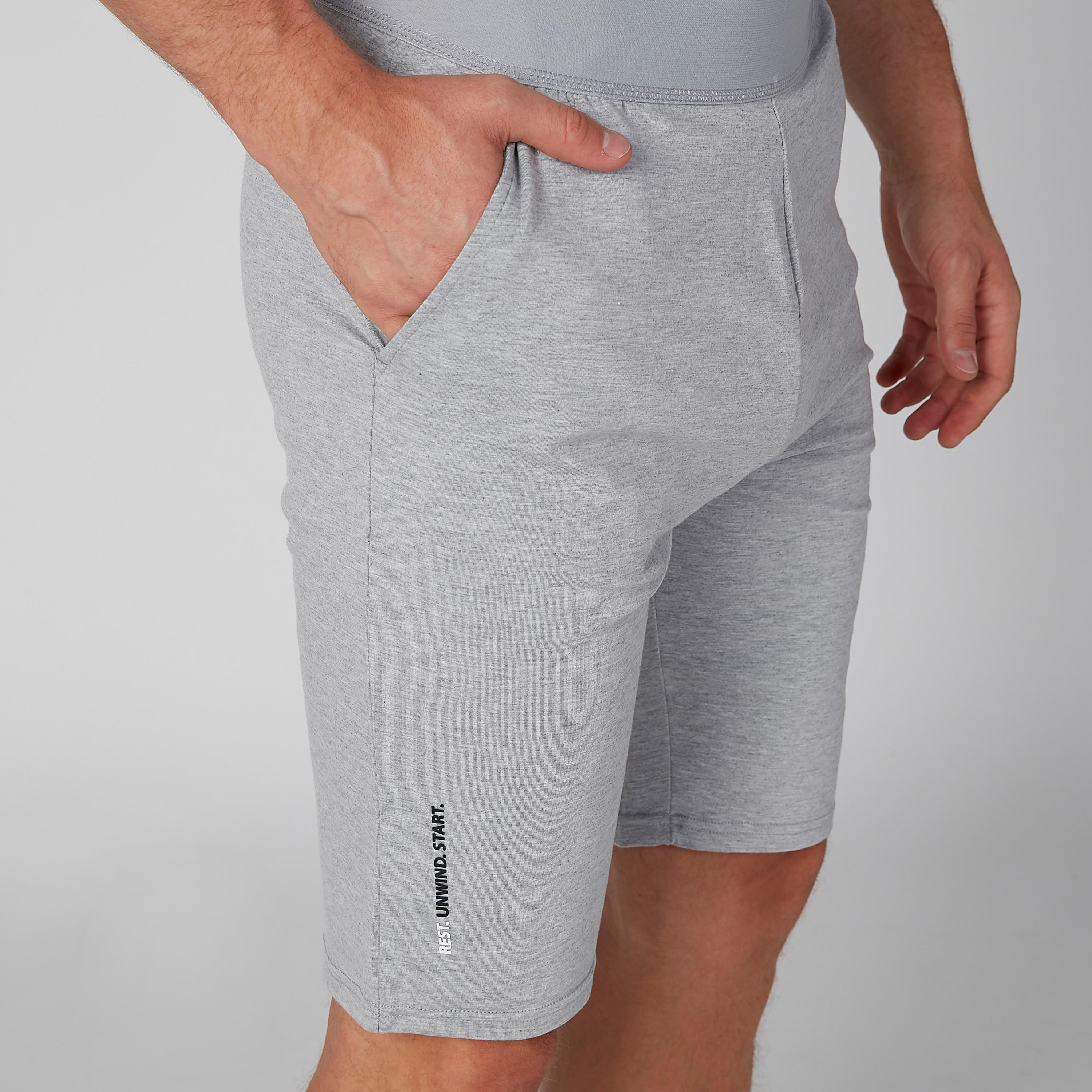 شورت سادة بخصر مطاطي وجيوب-men-clothing-bottoms-shorts-image-5