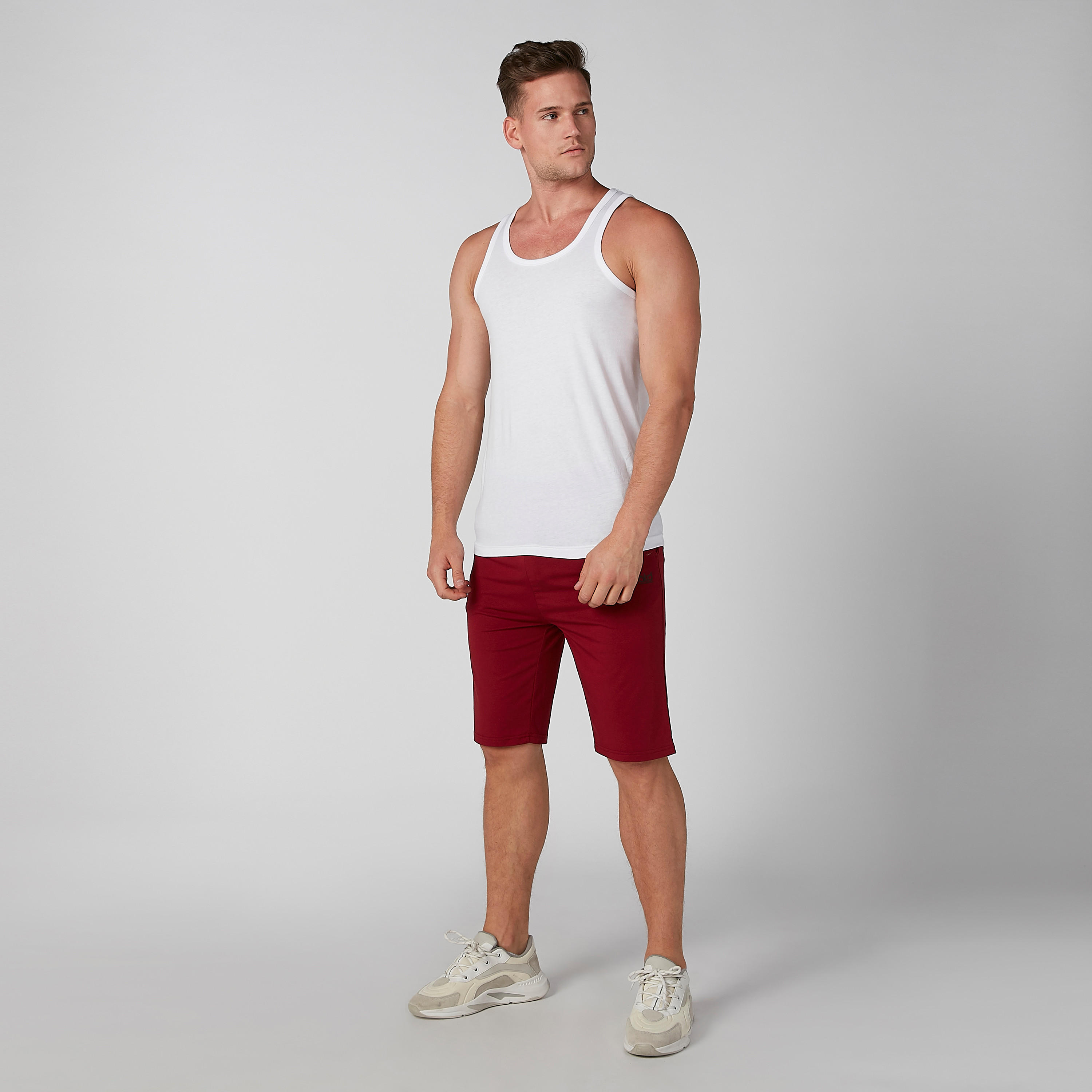 شورت سادة بخصر مطاطي وجيوب-men-clothing-bottoms-shorts-image-1