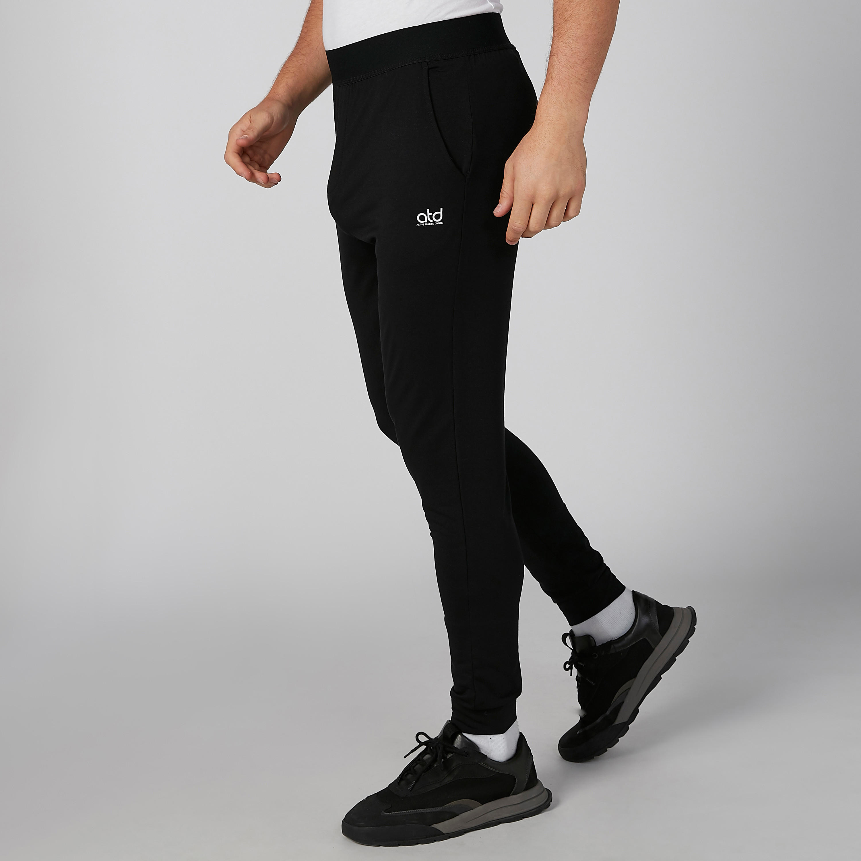 بنطال رياضي سادة بجيوب-men-clothing-bottoms-joggers-image-4