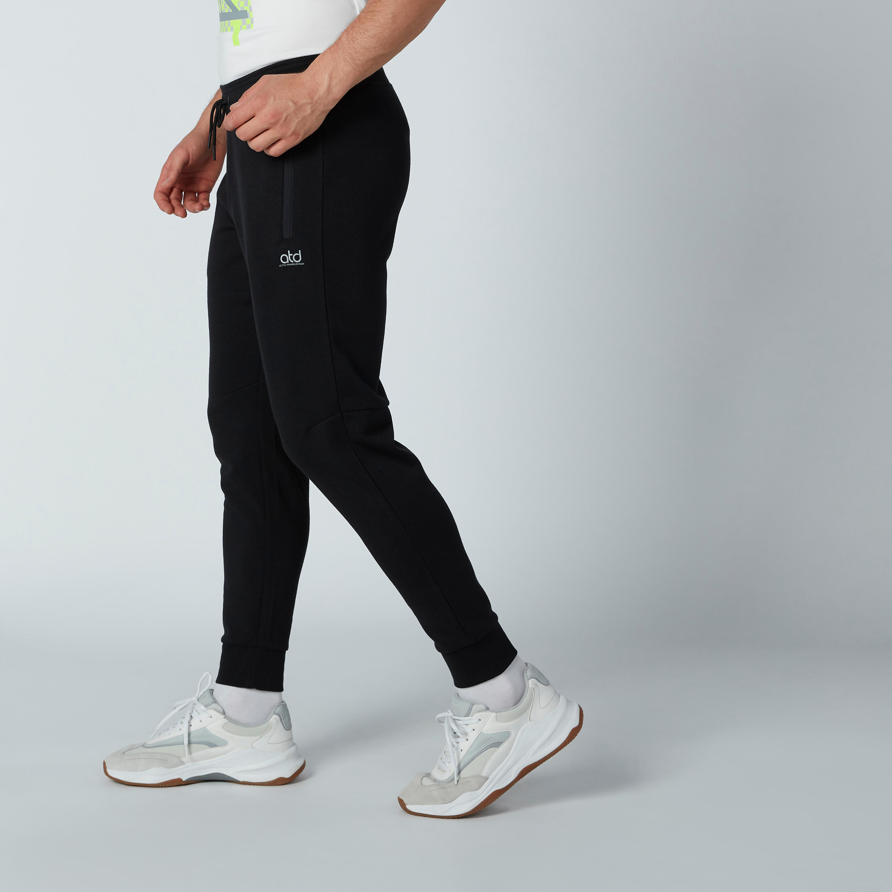 بنطال رياضي طويل برباط وسحّاب-men-clothing-bottoms-joggers-image-2