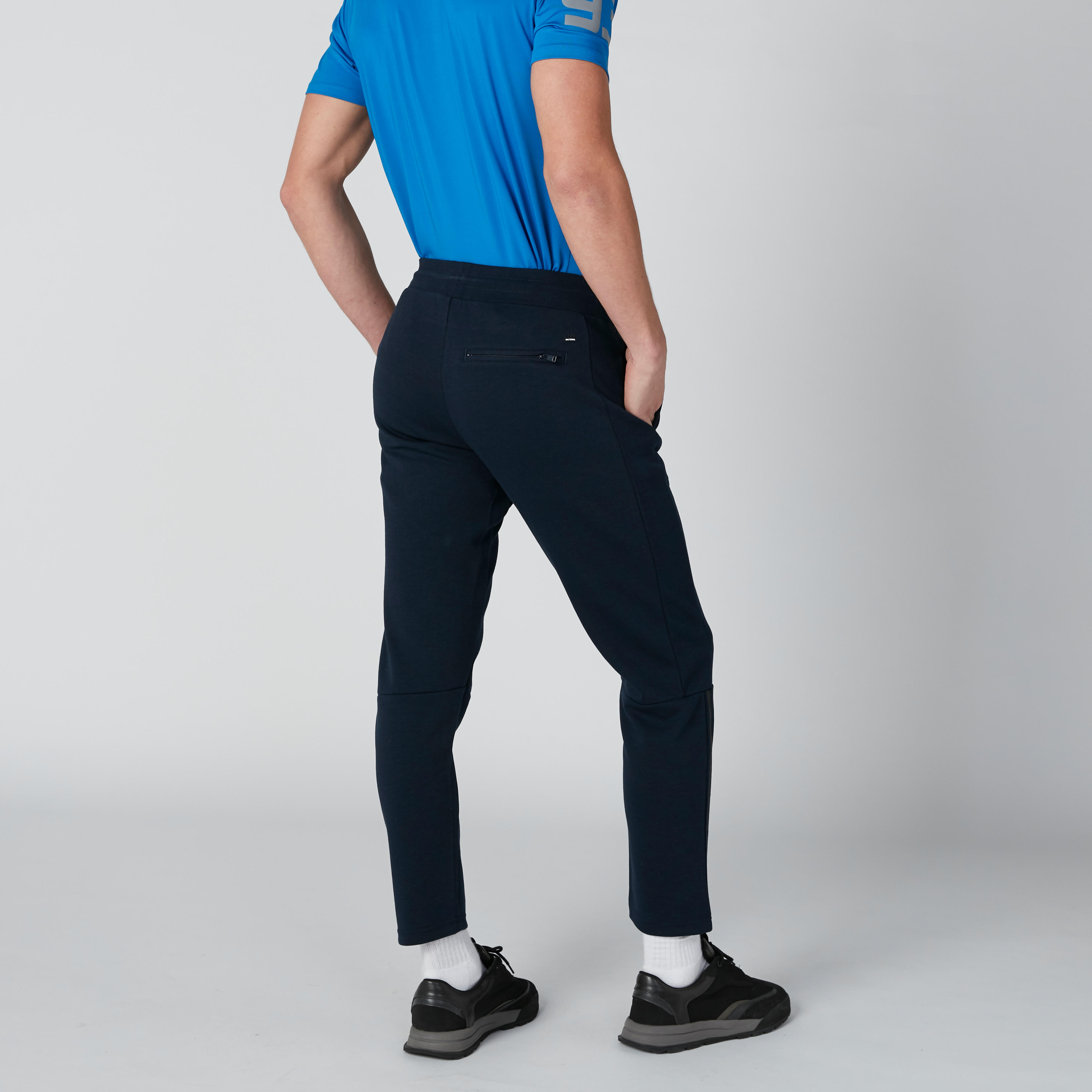 بنطال رياضي طويل برباط وجيوب-men-clothing-sportswearandactivewear-bottoms-image-2
