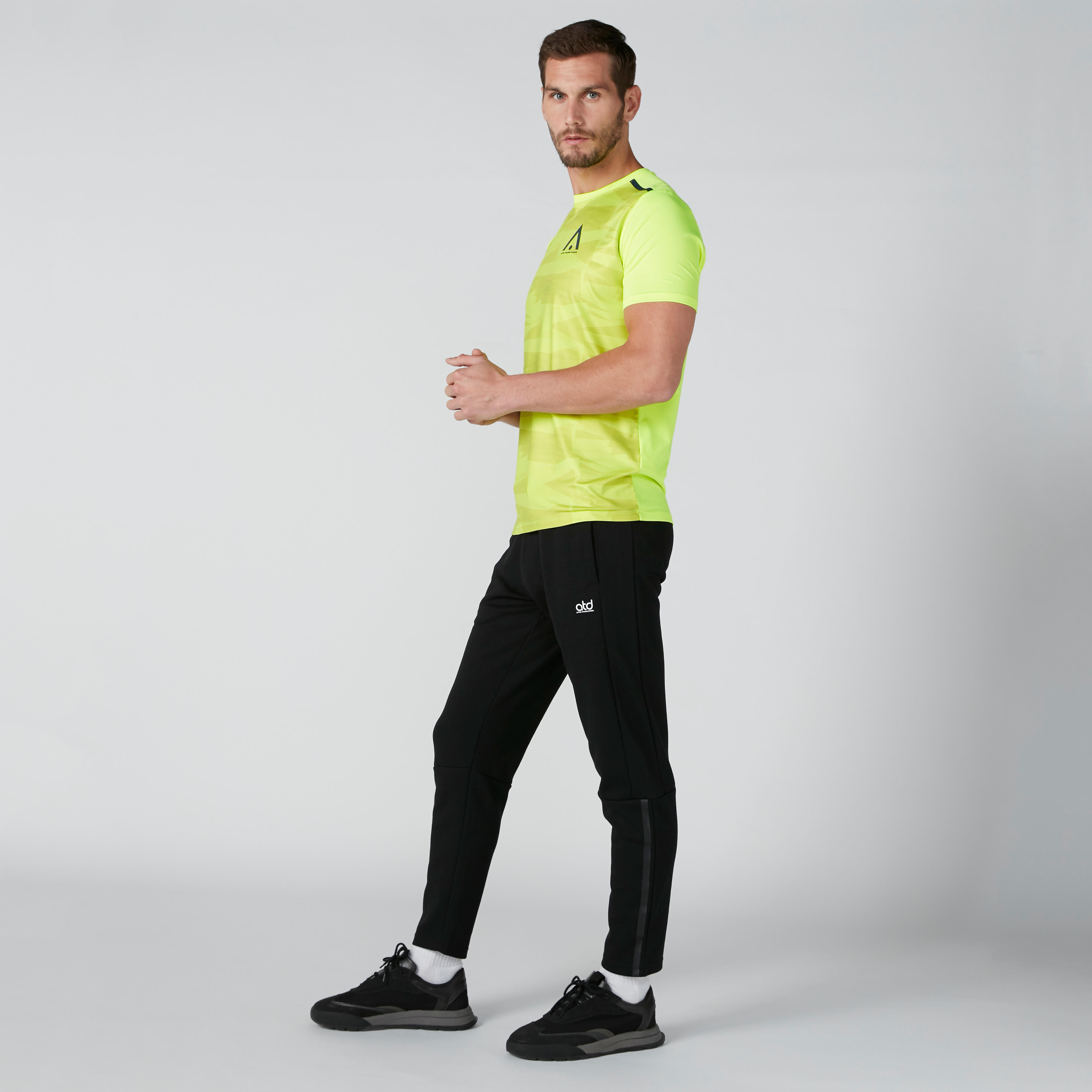 بنطال رياضي طويل برباط وجيوب-men-clothing-sportswearandactivewear-bottoms-image-3