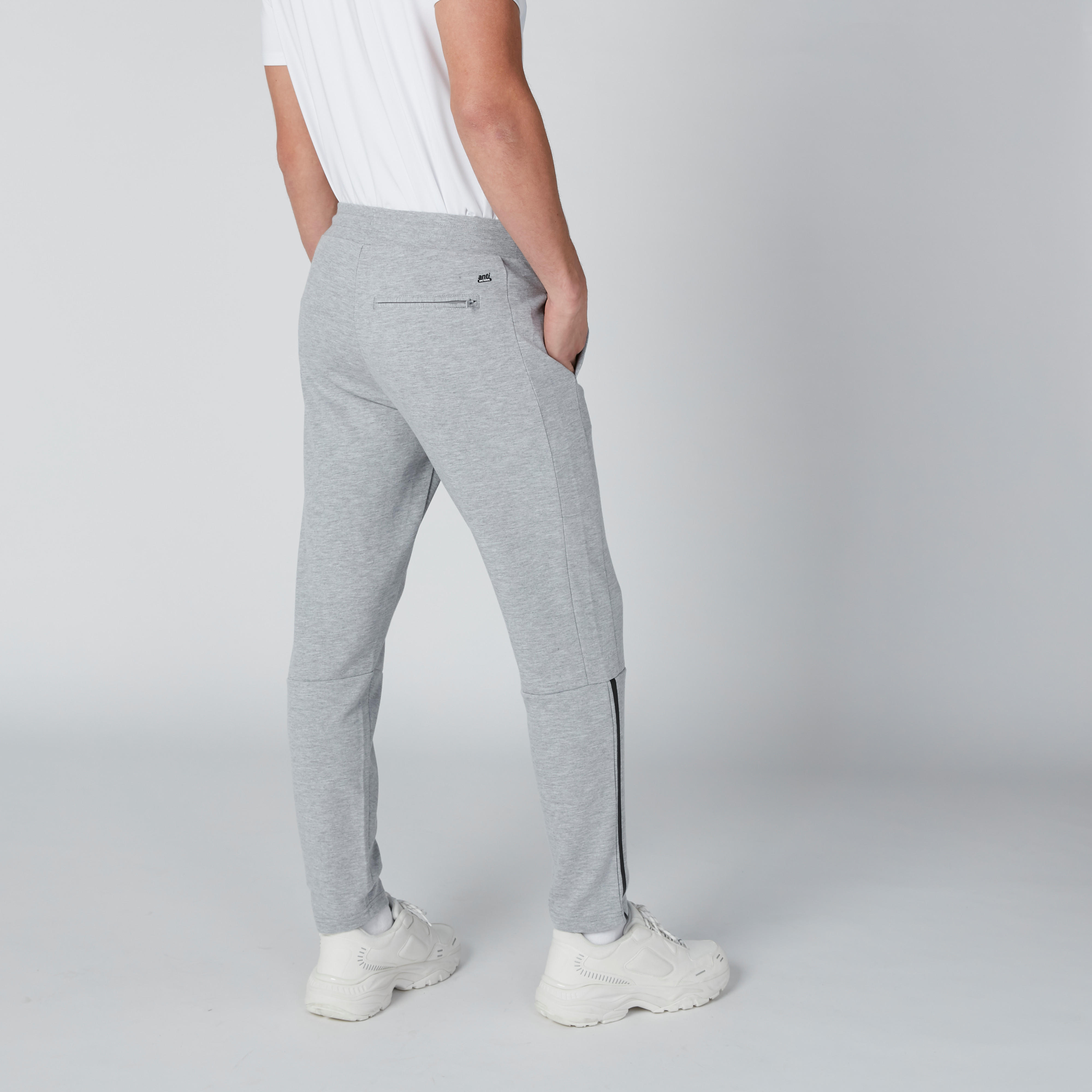 بنطال رياضي طويل برباط وجيوب-men-clothing-sportswearandactivewear-bottoms-image-2
