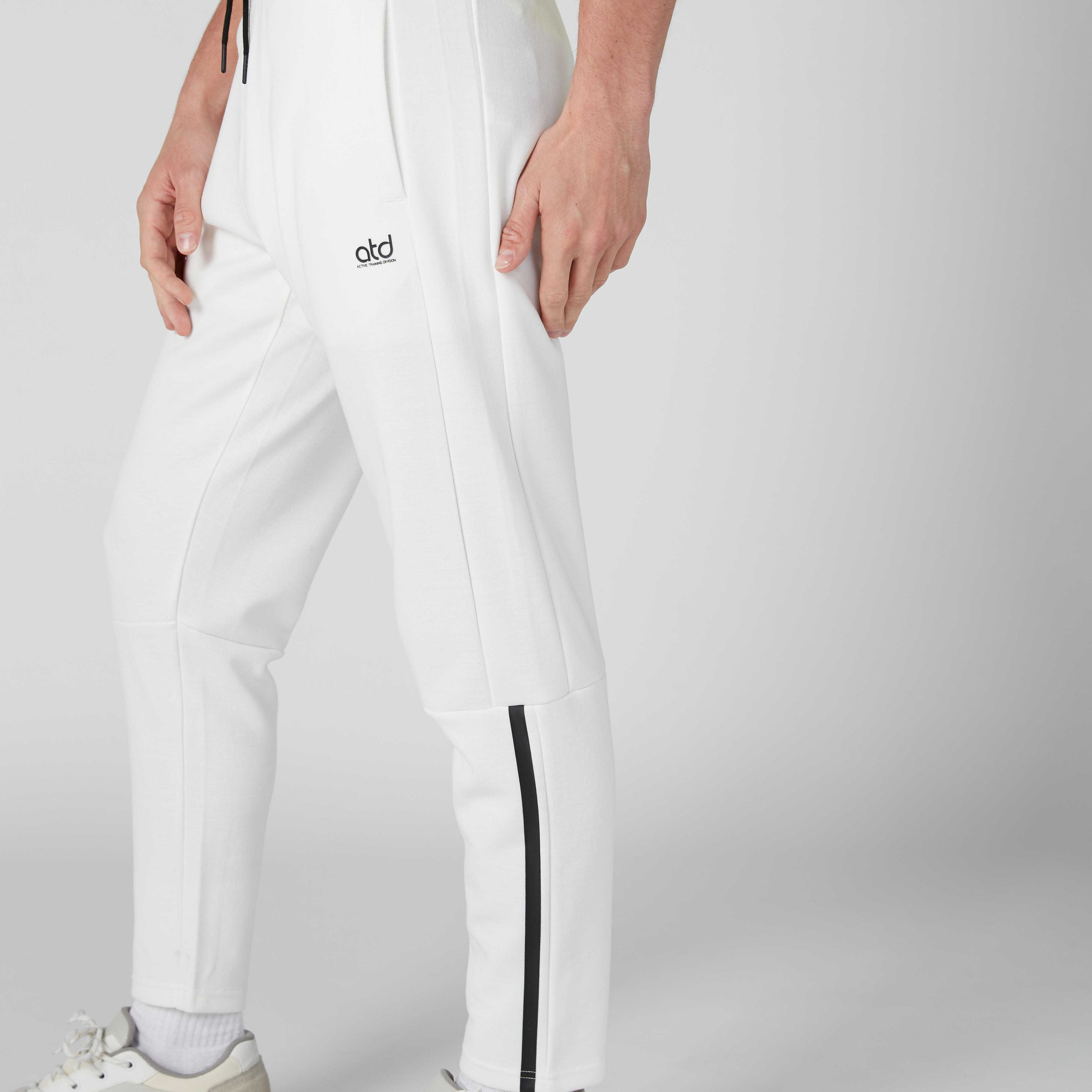 بنطال رياضي طويل برباط وجيوب-men-clothing-sportswearandactivewear-bottoms-image-5
