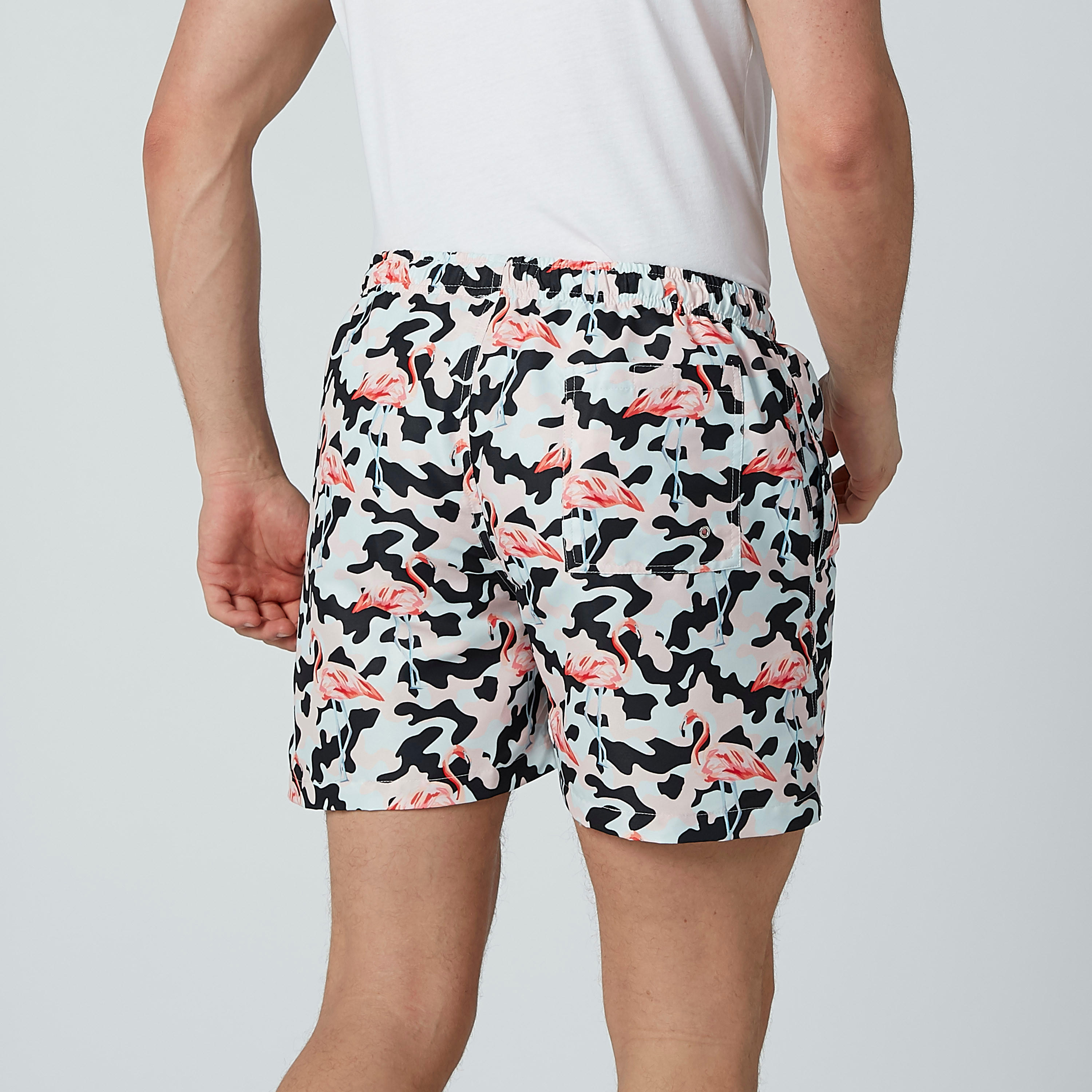 شورت برباط وجيوب وطبعات فلاميجو-men-clothing-bottoms-shorts-image-3