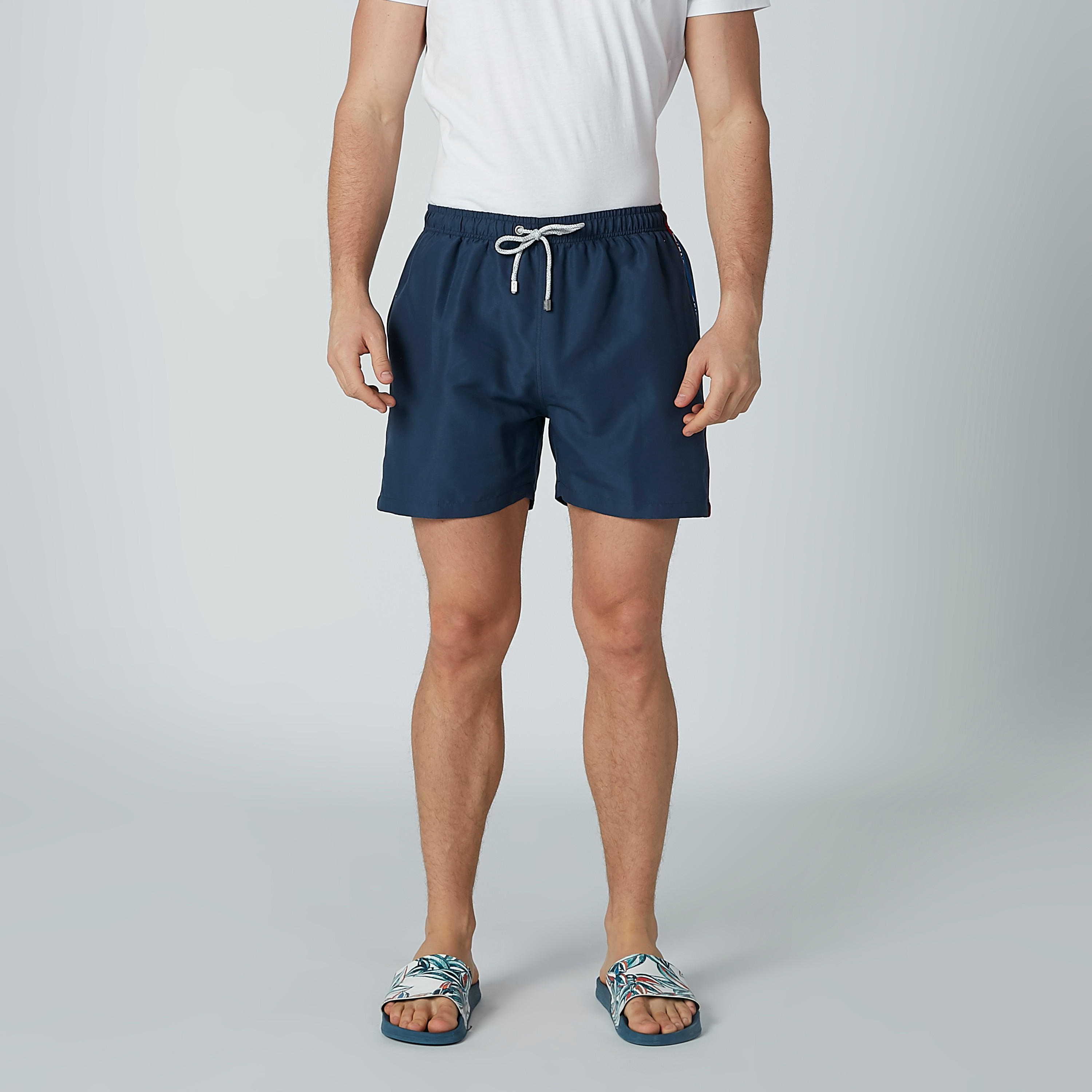 شورت سادة بجيوب وشريطة-men-clothing-sportswearandactivewear-bottoms-image-2