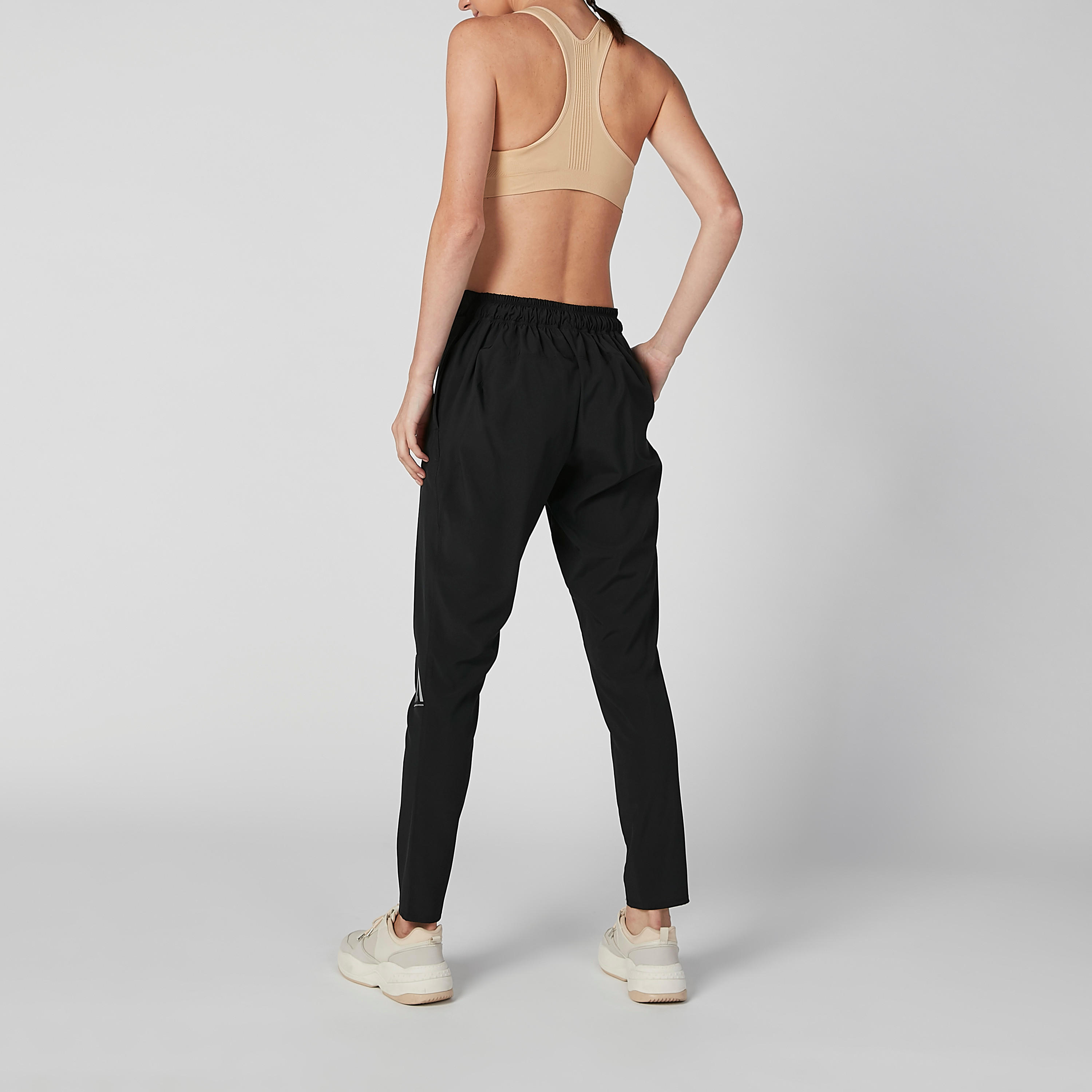 بنطال رياضي بخصر مطّاطي وجيوب وطبعات-women-clothing-bottoms-joggers-image-4