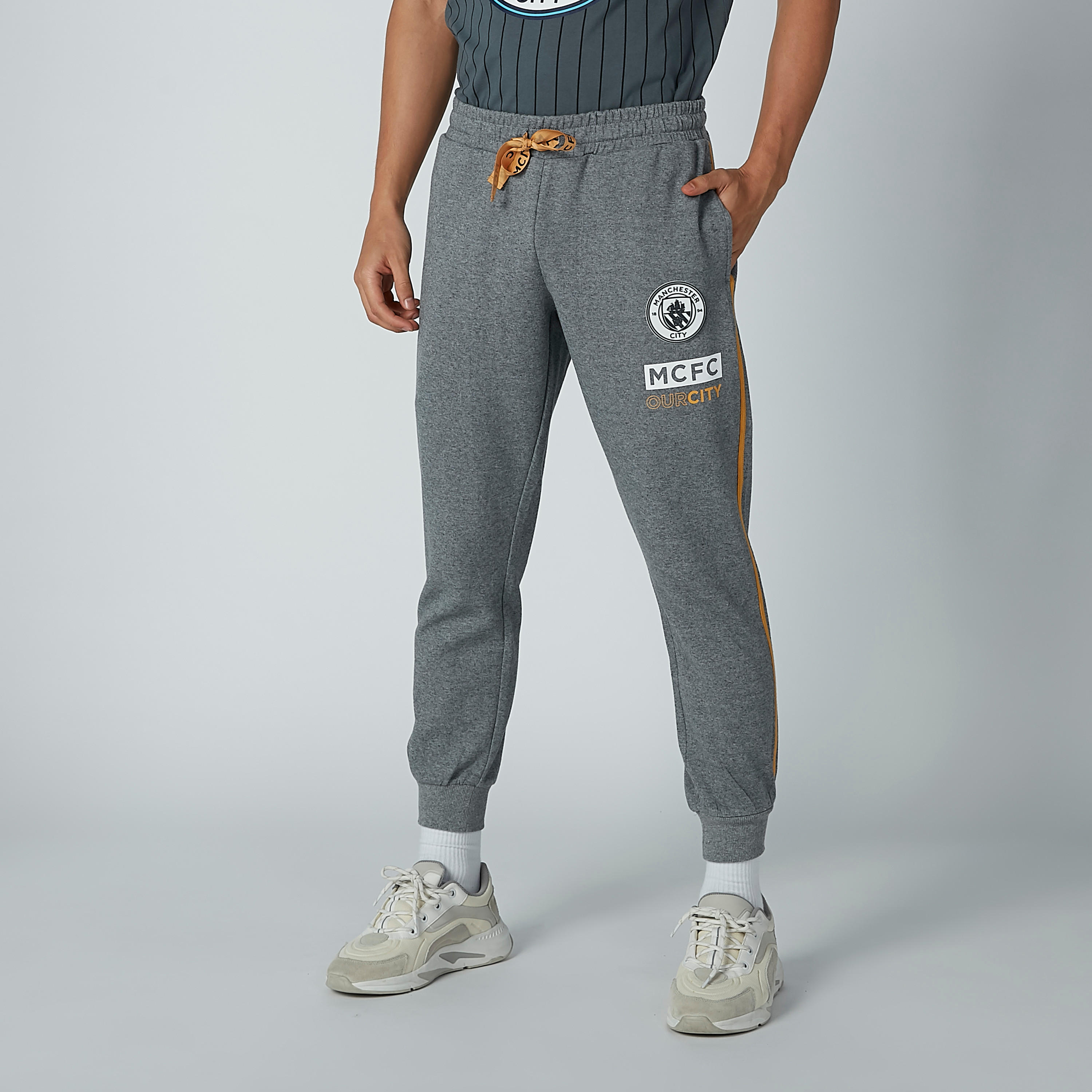 بنطال رياضي بجيوب وشريطة وطبعات-men-clothing-bottoms-joggers-image-1