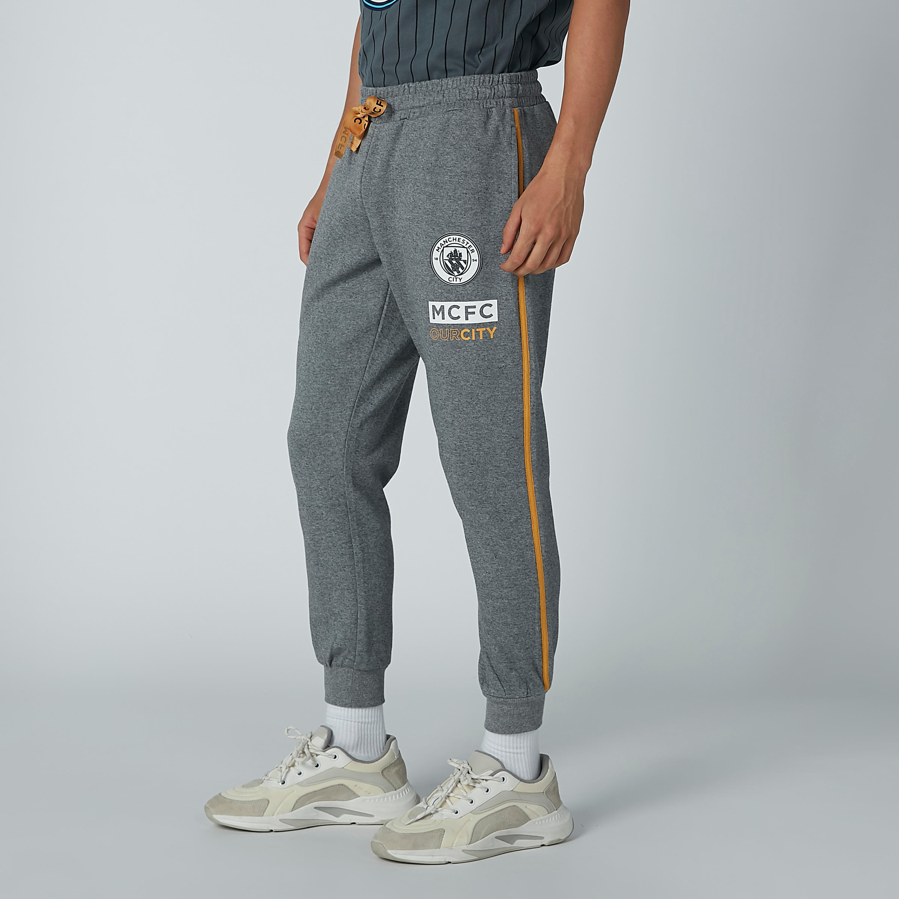 بنطال رياضي بجيوب وشريطة وطبعات-men-clothing-bottoms-joggers-image-3