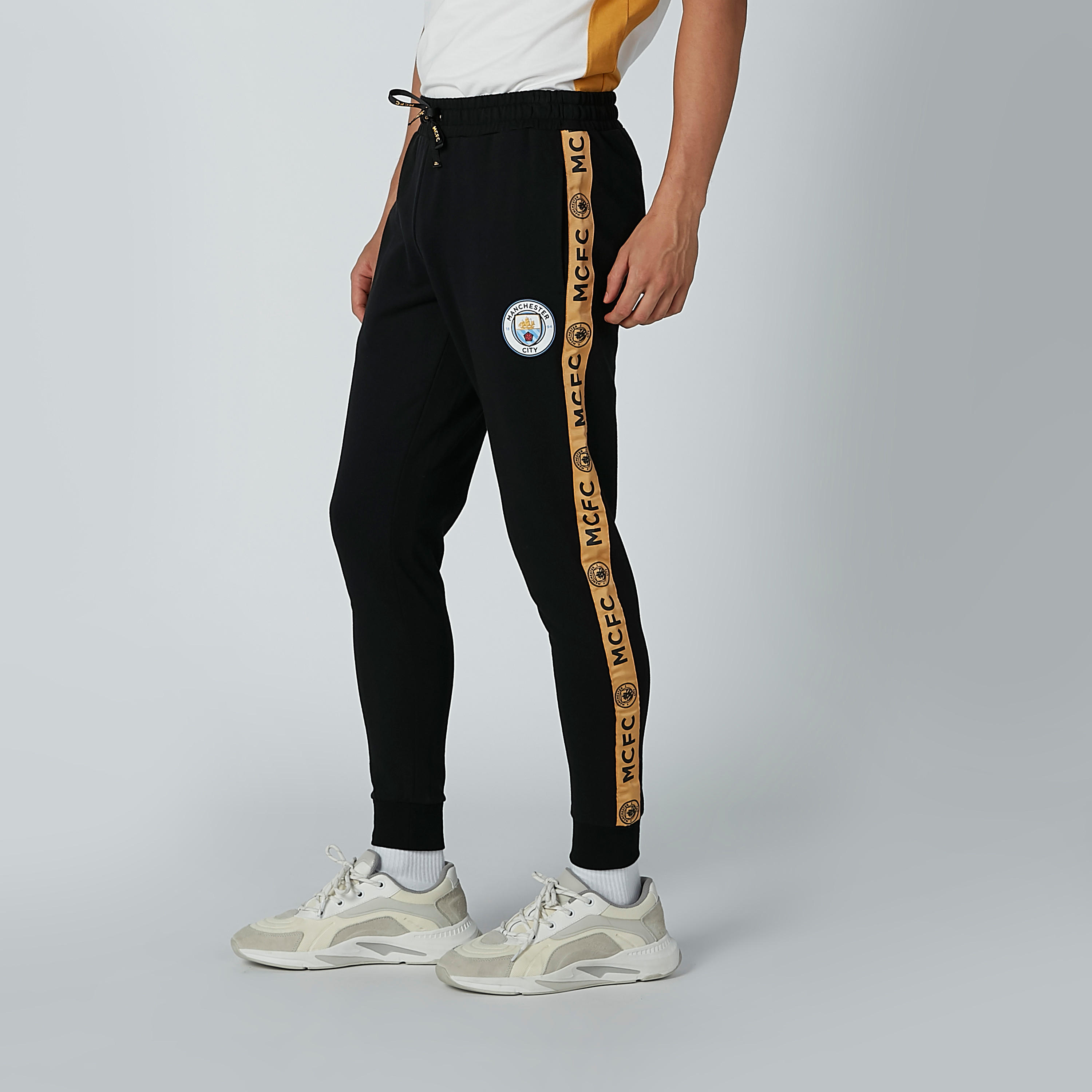 بنطال رياضي برباط وجيوب وشريطة جانبية-men-clothing-bottoms-joggers-image-2