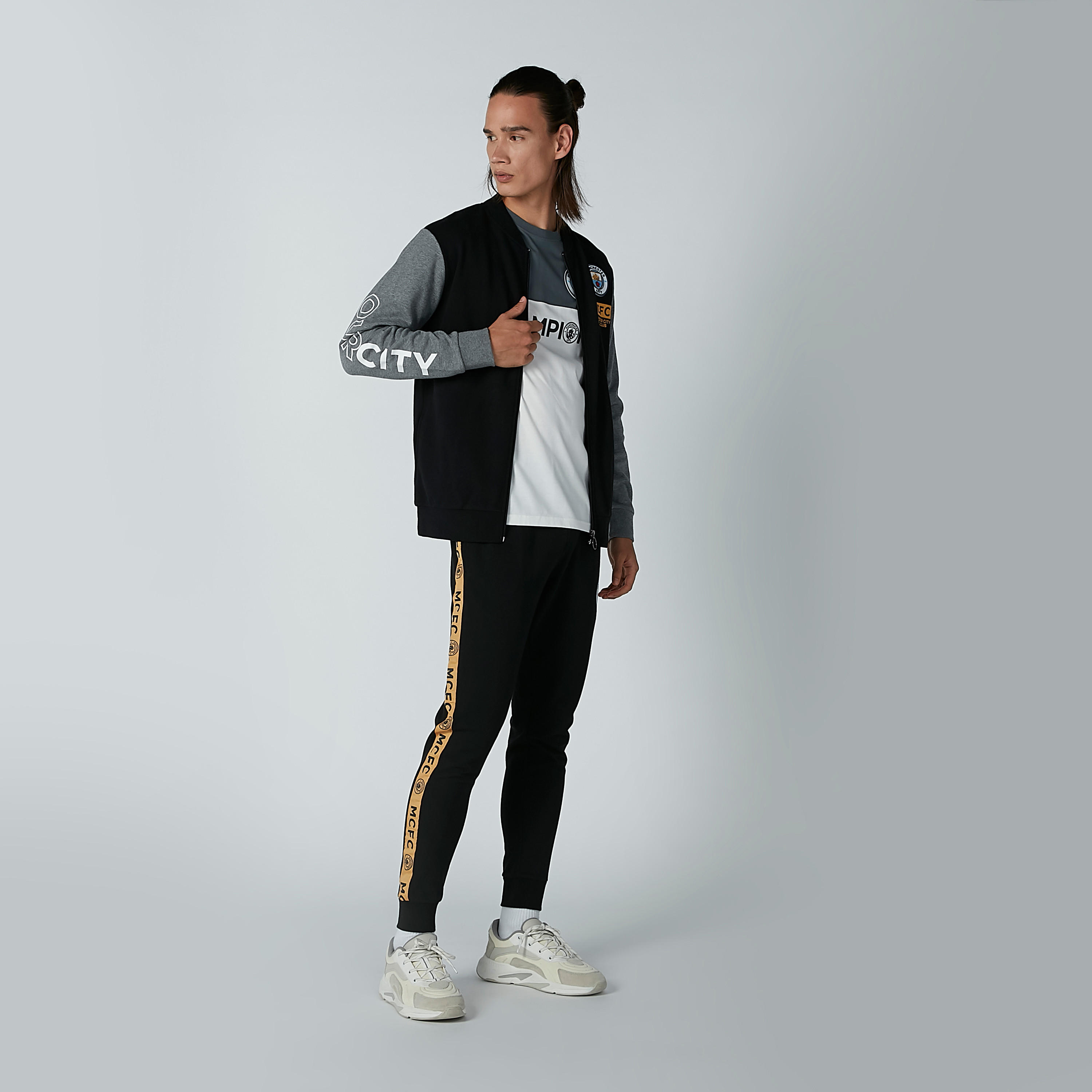 جاكيت منقوش بأكمام طويلة وسحّاب-men-winterwear-hoodiesandsweatshirts-image-5