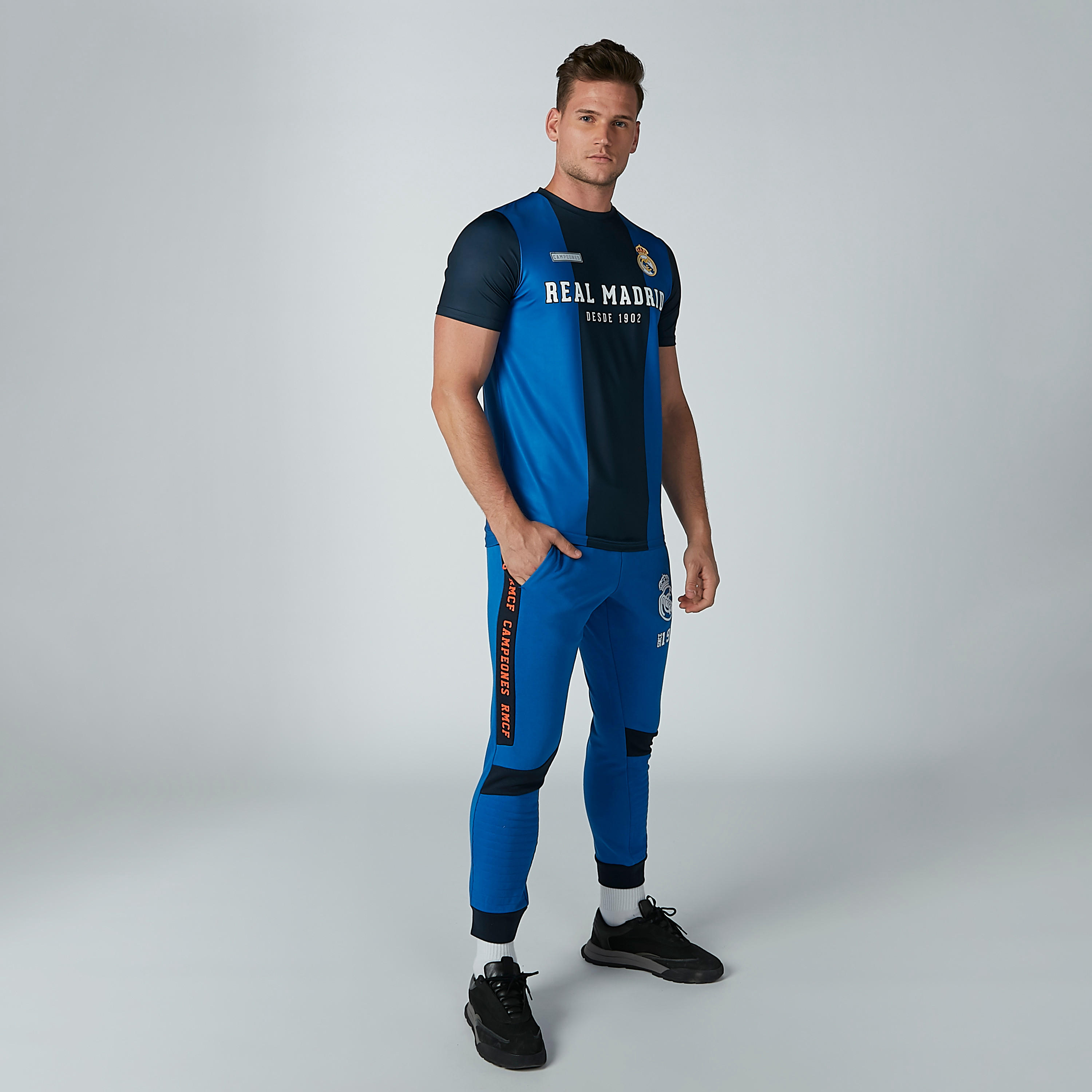 بنطال رياضي طويل برباط وجيوب وطبعات-men-clothing-bottoms-joggers-image-2