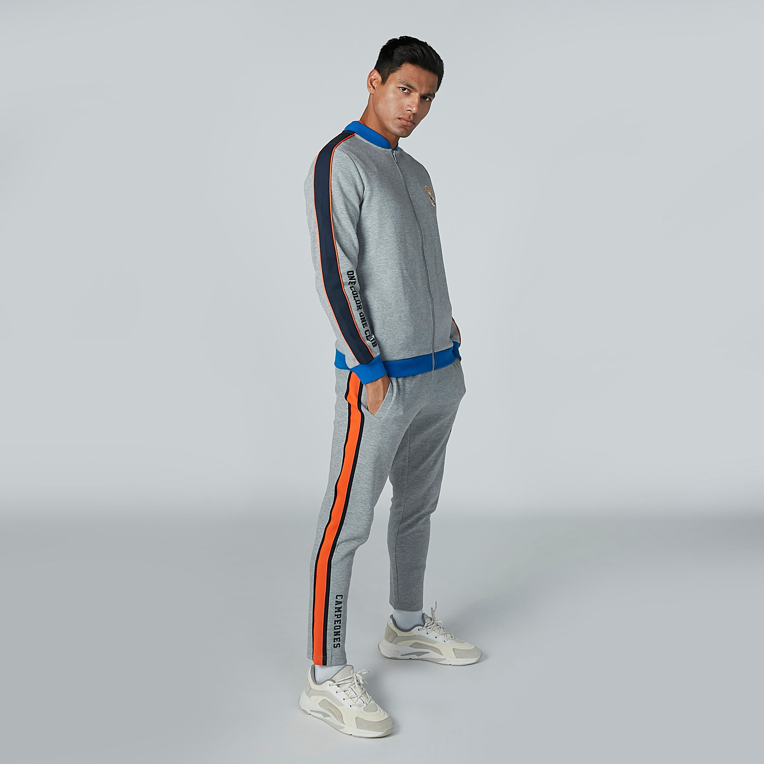 جاكيت بأكمام طويلة وسحّاب إغلاق وطبعات-men-clothing-jacketsandblazers-jackets-image-1