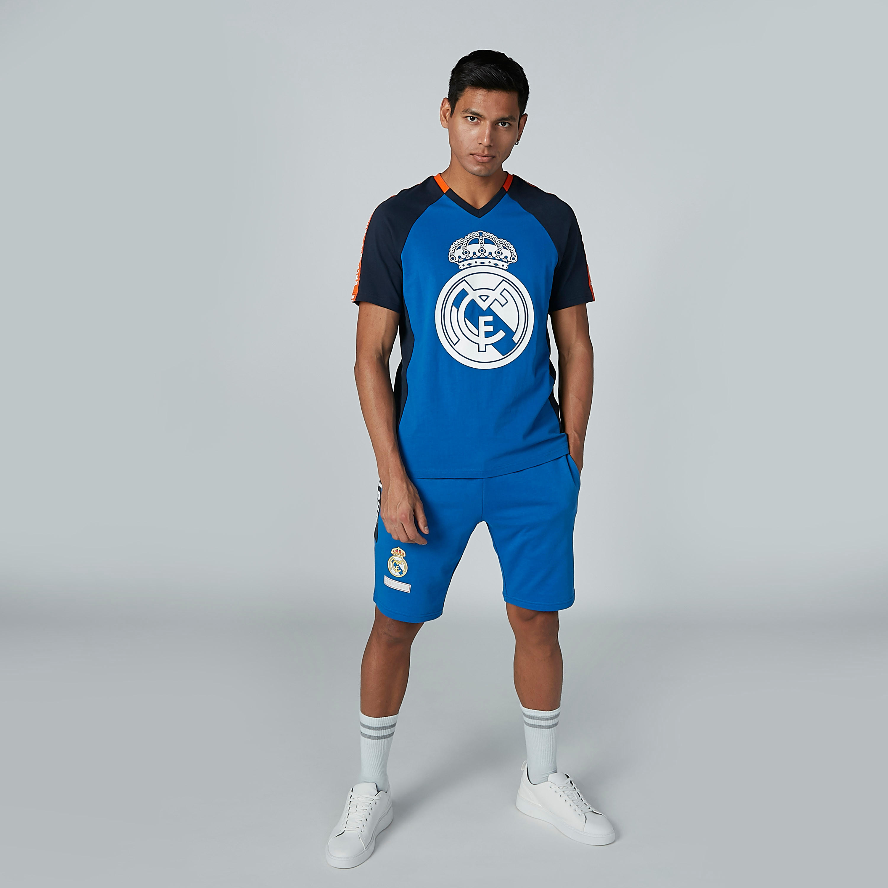 Logo Printed V-neck T-shirt with Short Sleeves-men-clothing-sportswearandactivewear-tshirtsandpolos-image-1