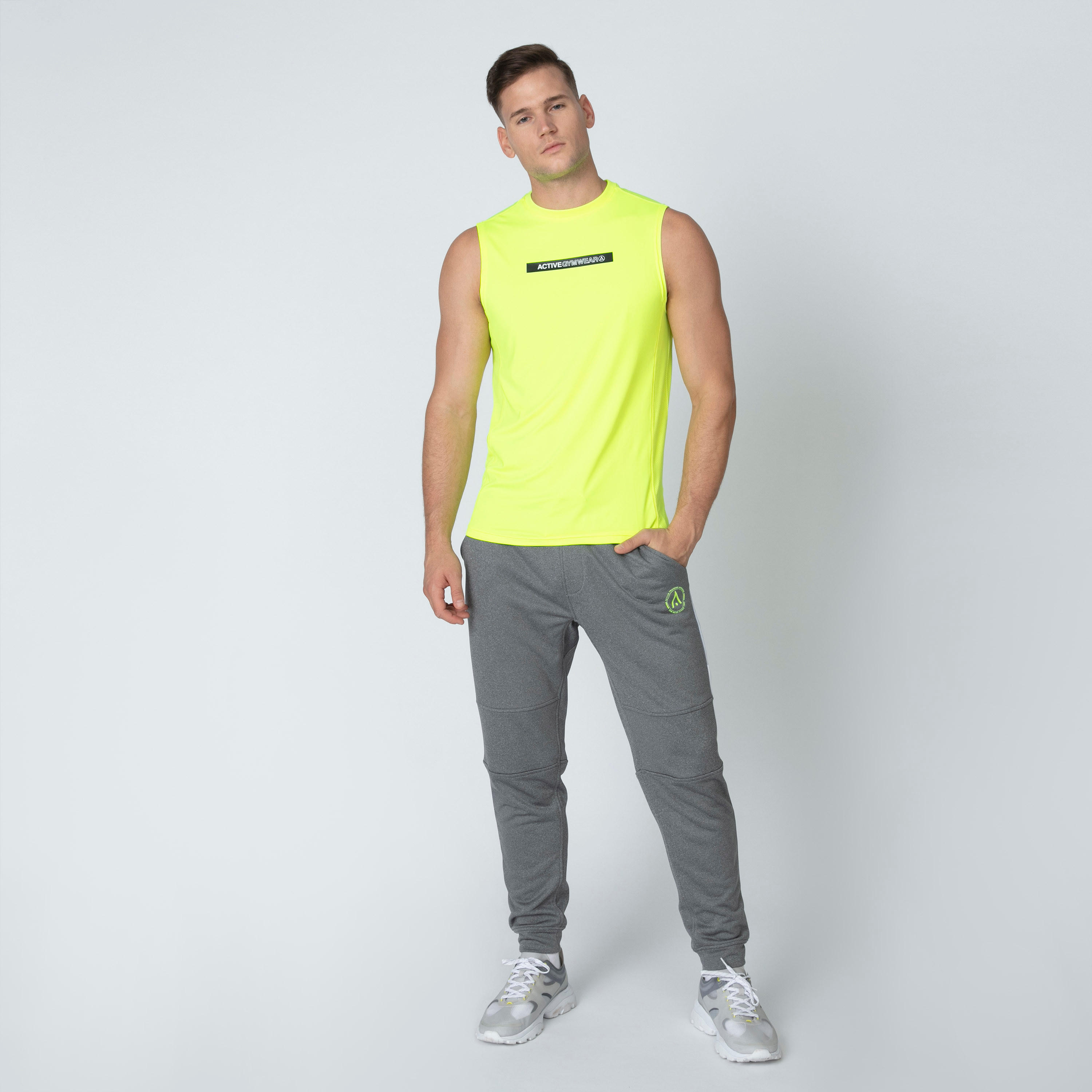 تيشيرت دون أكمام بياقة مستديرة وطبعات-men-clothing-tshirtsandpolos-tshirts-image-6