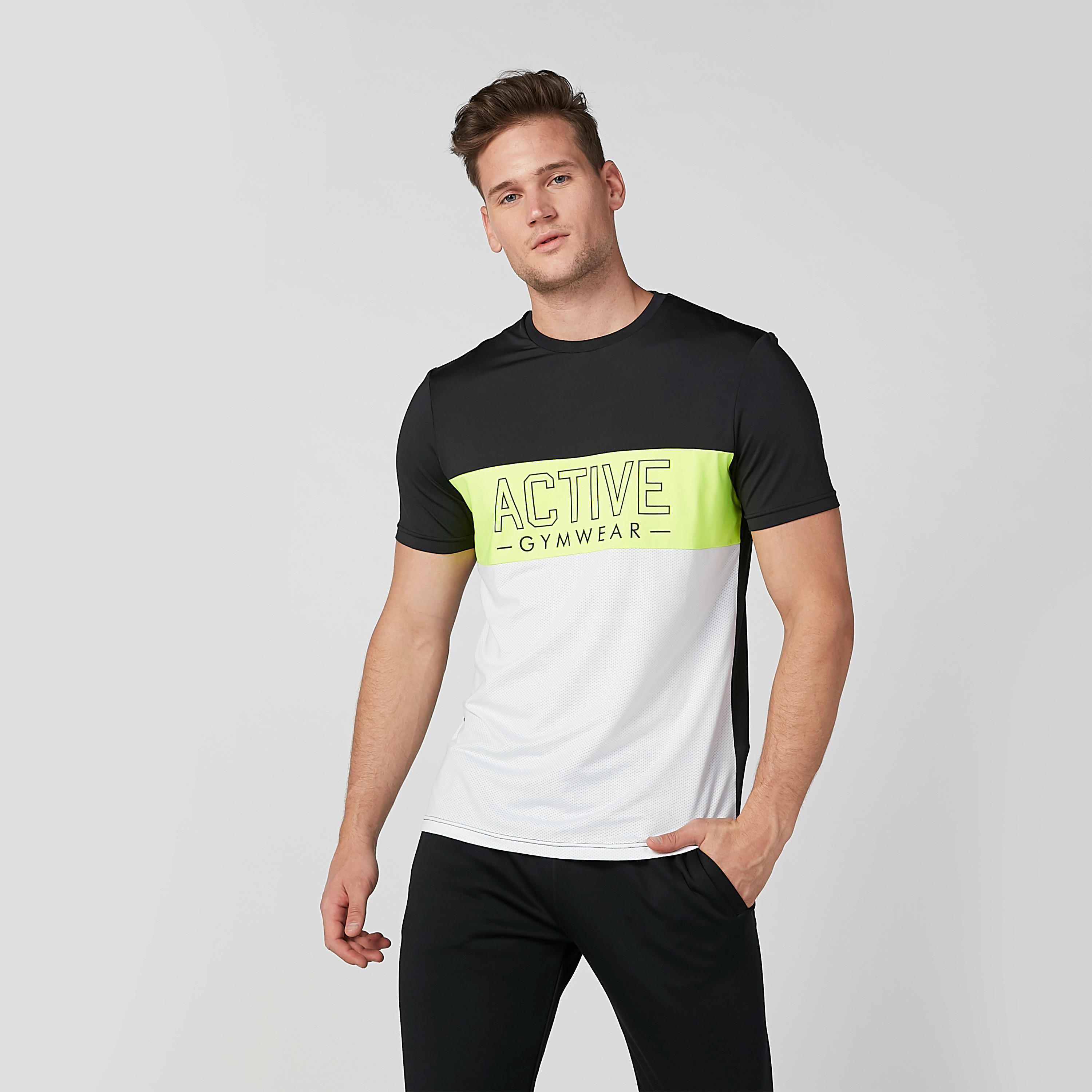 تيشيرت بياقة ضيقة وأكمام قصيرة وطبعات-men-clothing-sportswearandactivewear-tshirtsandpolos-image-1