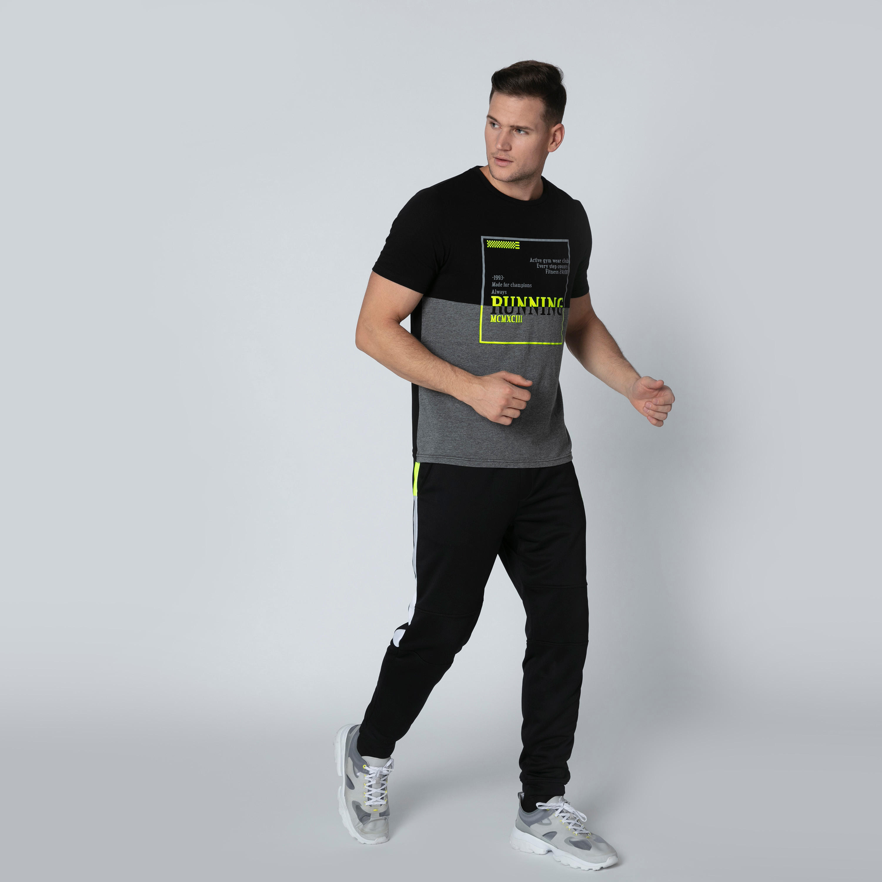 بنطال رياضي طويل برباط وجيوب وطبعات-men-clothing-bottoms-trousersandchinos-trousers-image-1