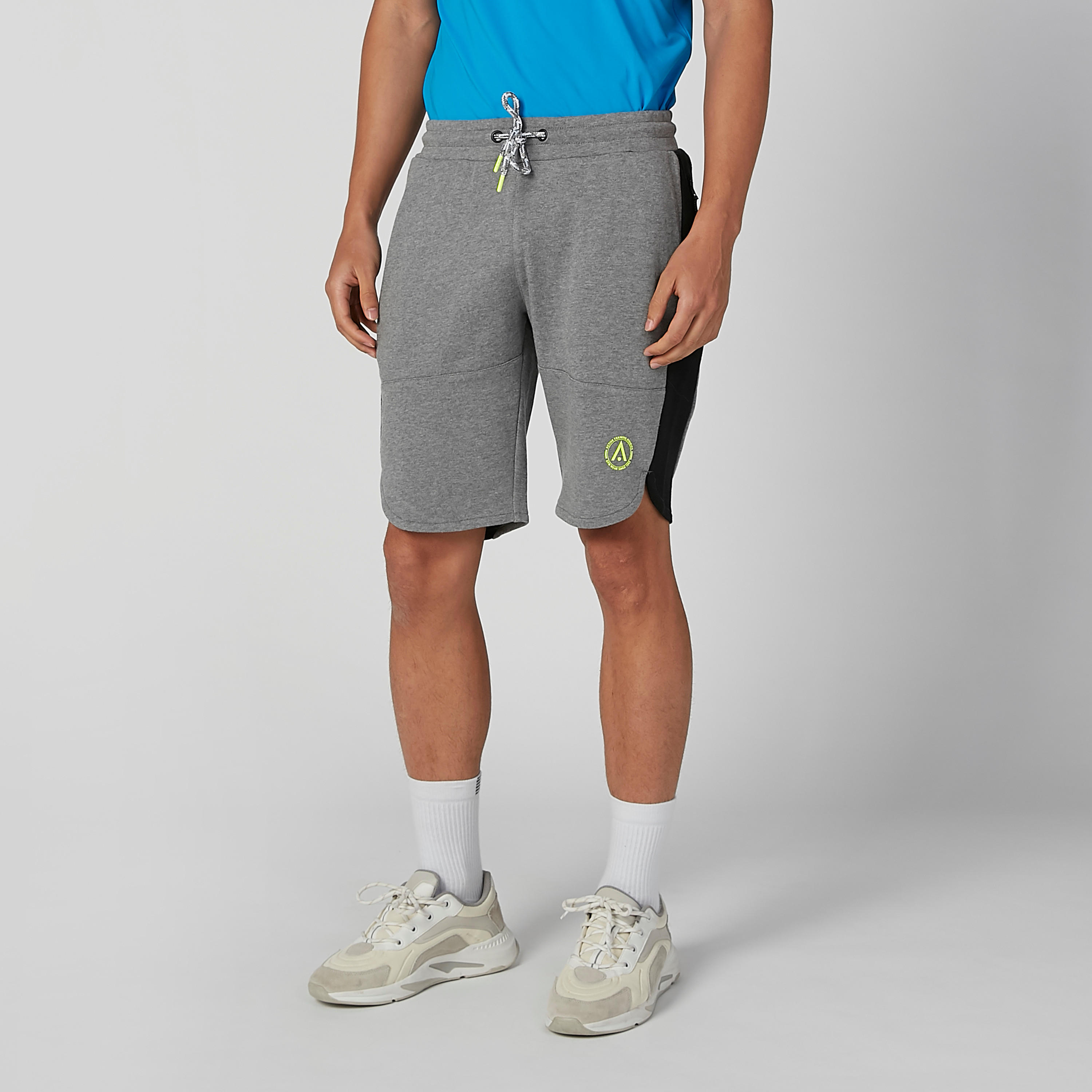 شورت برباط وجيوب وطبعات-men-clothing-sportswearandactivewear-bottoms-image-4