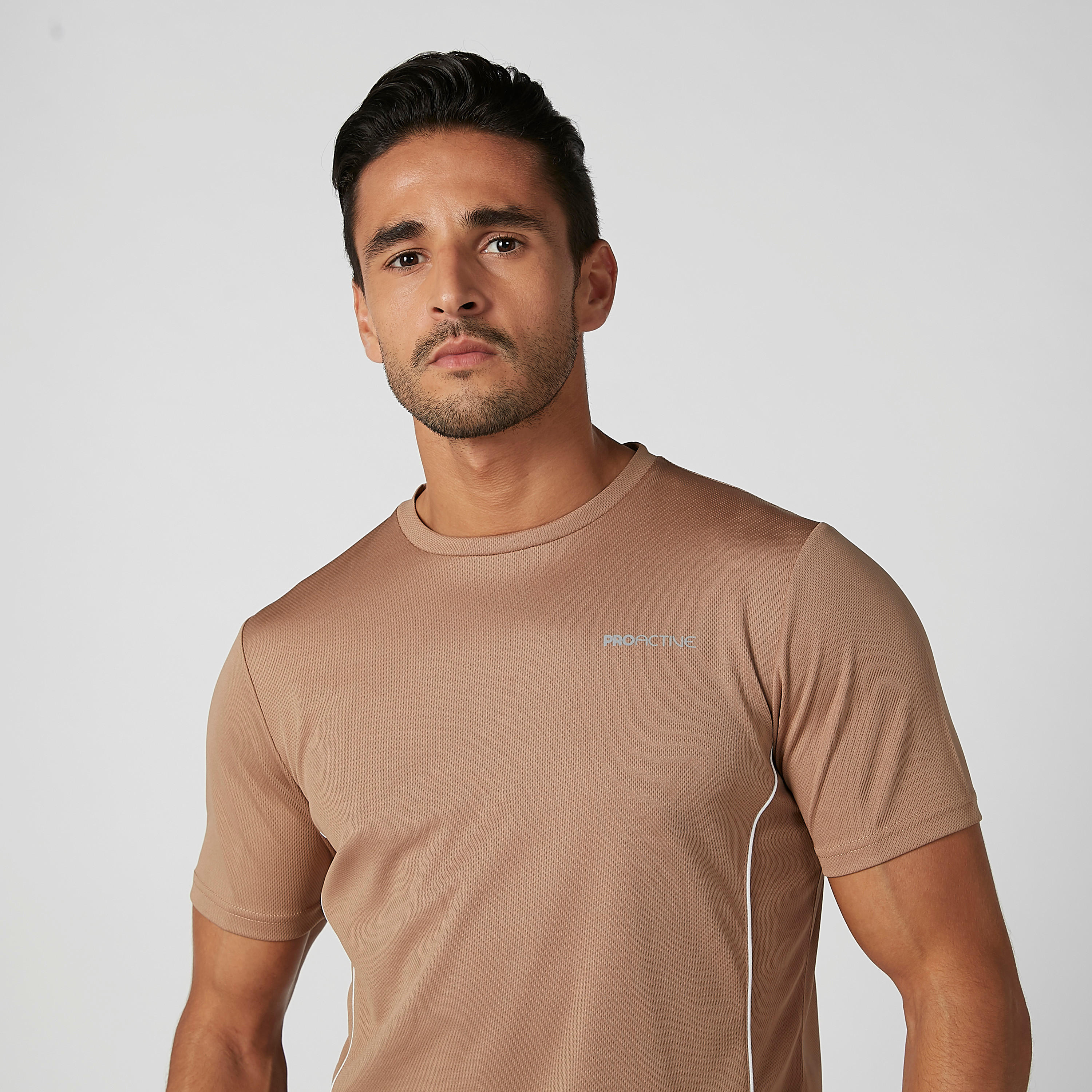 تيشيرت بارز الملمس بياقة ضيقة وأكمام قصيرة-men-clothing-sportswearandactivewear-tshirtsandpolos-image-3