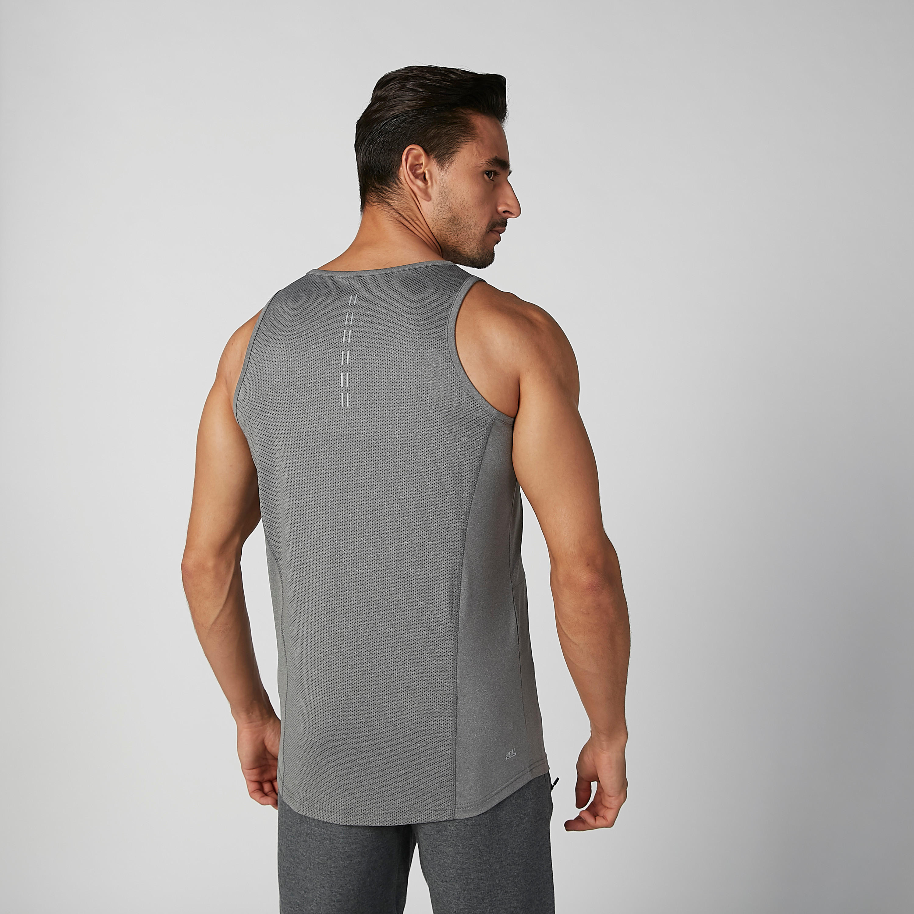 فيست دون أكمام بياقة عميقة وطبعات-men-clothing-sportswearandactivewear-tshirtsandpolos-image-3