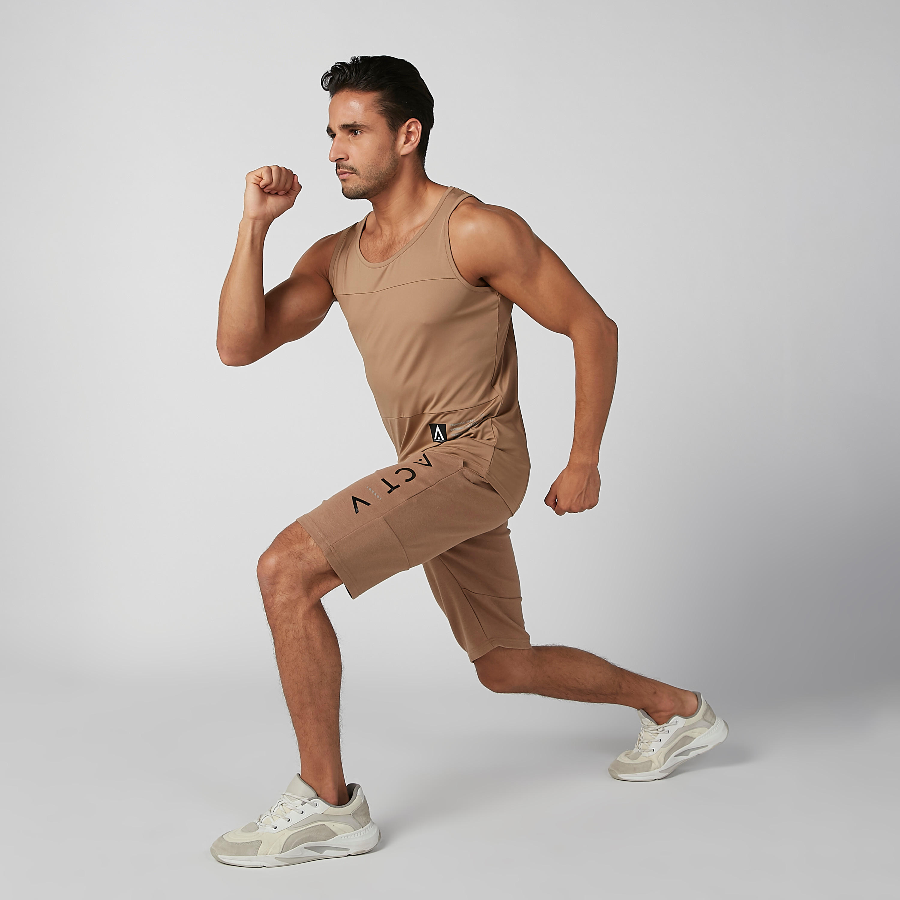 فيست دون أكمام بياقة عميقة وطبعات-men-clothing-tshirtsandpolos-vests-image-5