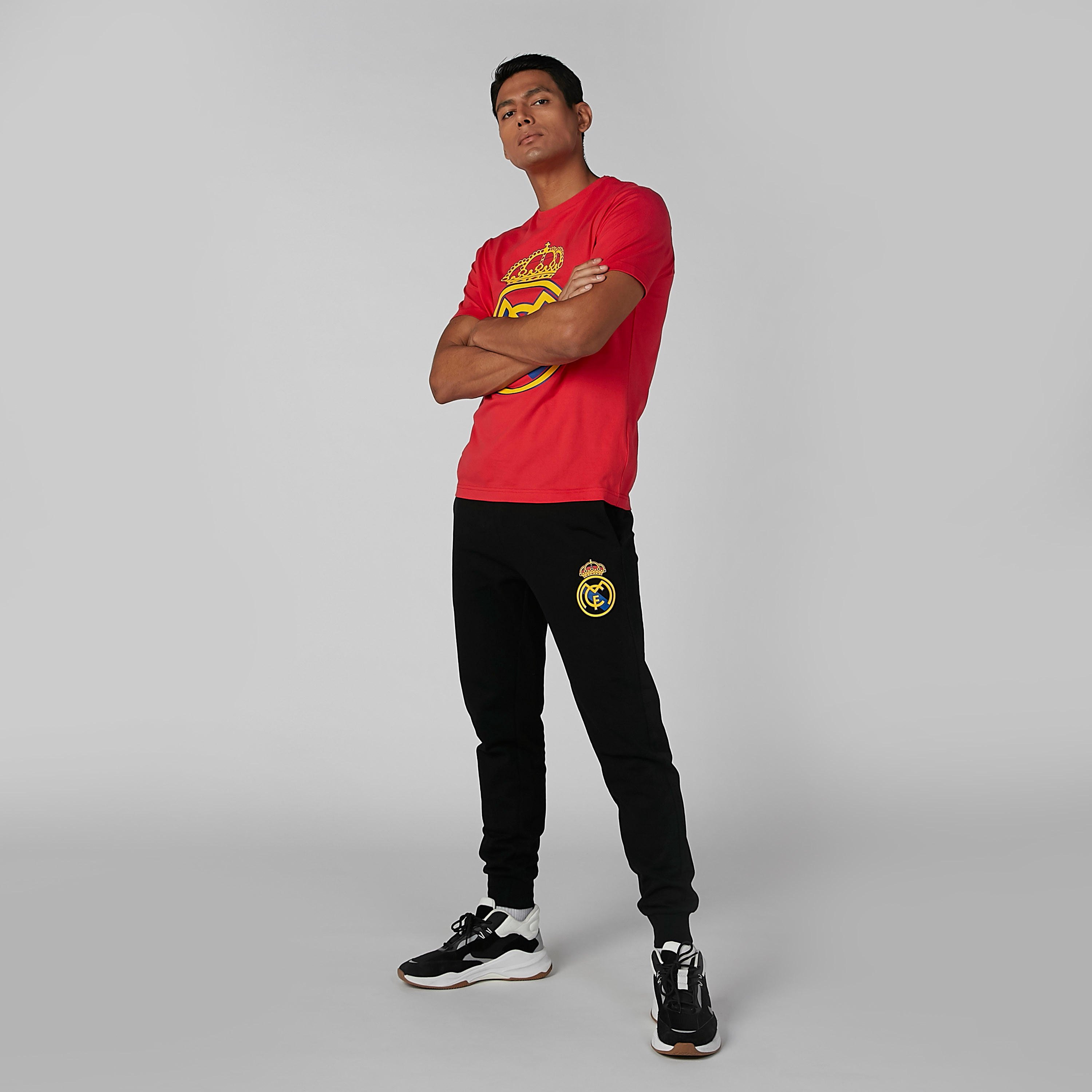 تيشيرت بياقة مستديرة وأكمام قصيرة وطبعات-men-clothing-sportswearandactivewear-tshirtsandpolos-image-1