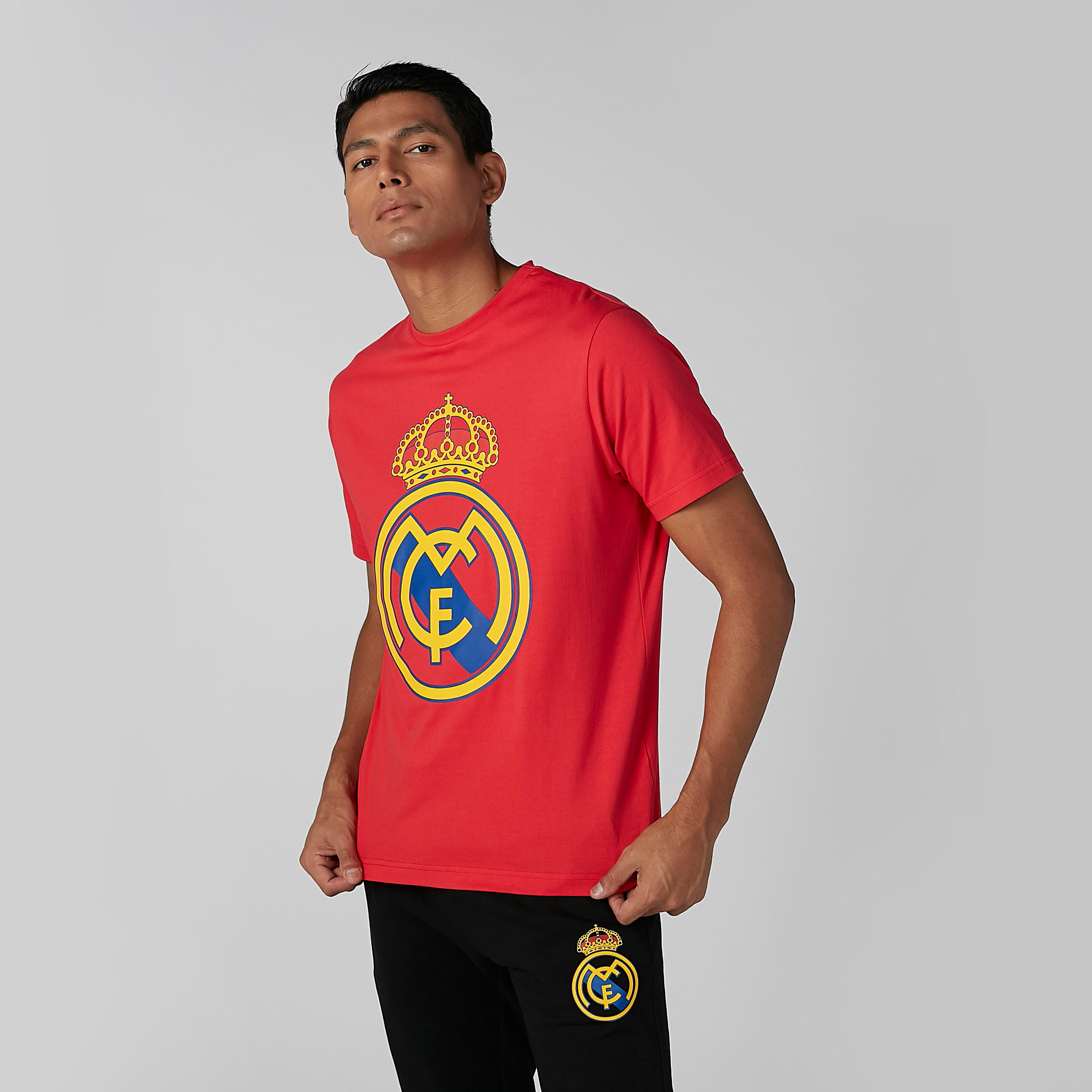 تيشيرت بياقة مستديرة وأكمام قصيرة وطبعات-men-clothing-sportswearandactivewear-tshirtsandpolos-image-2