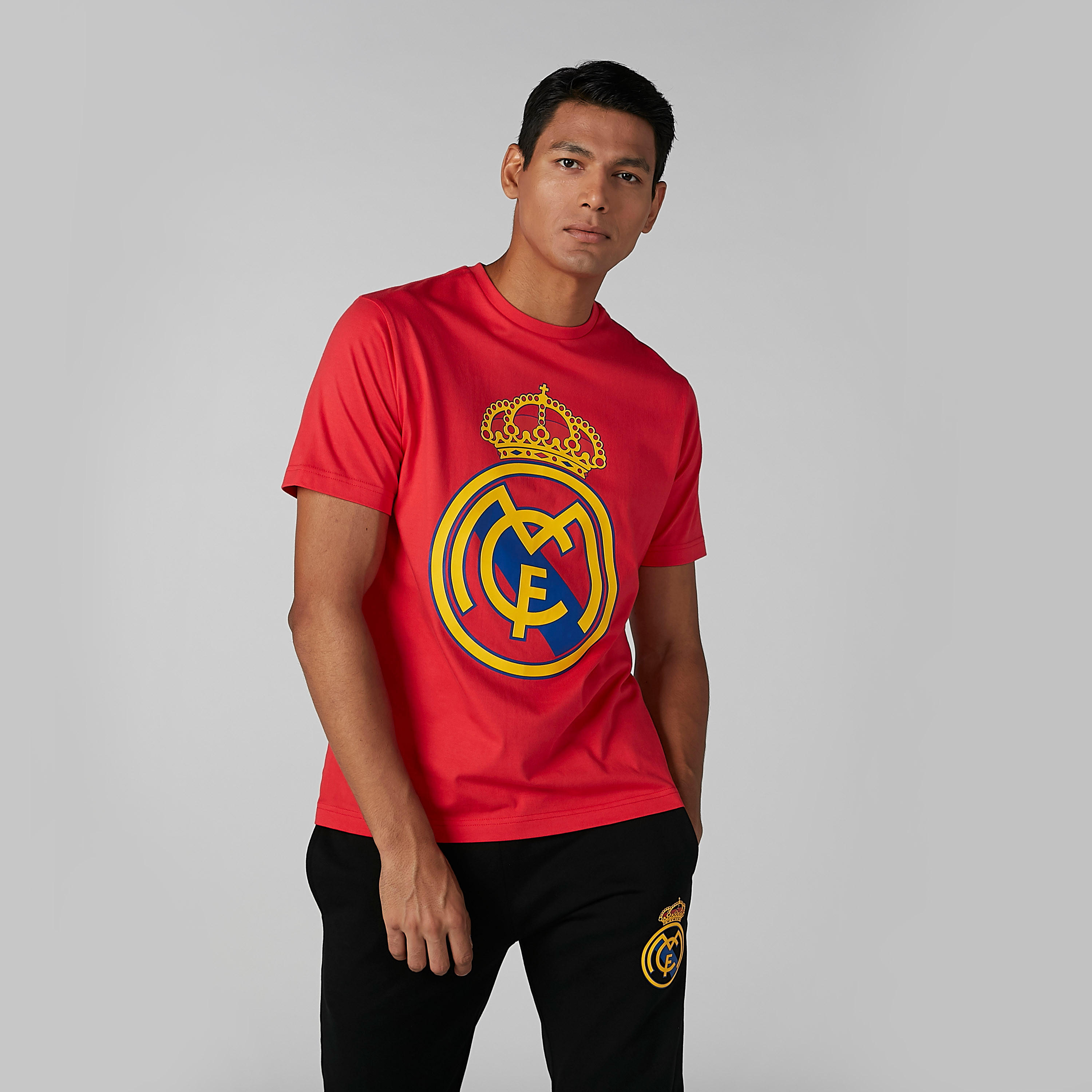 تيشيرت بياقة مستديرة وأكمام قصيرة وطبعات-men-clothing-sportswearandactivewear-tshirtsandpolos-image-4