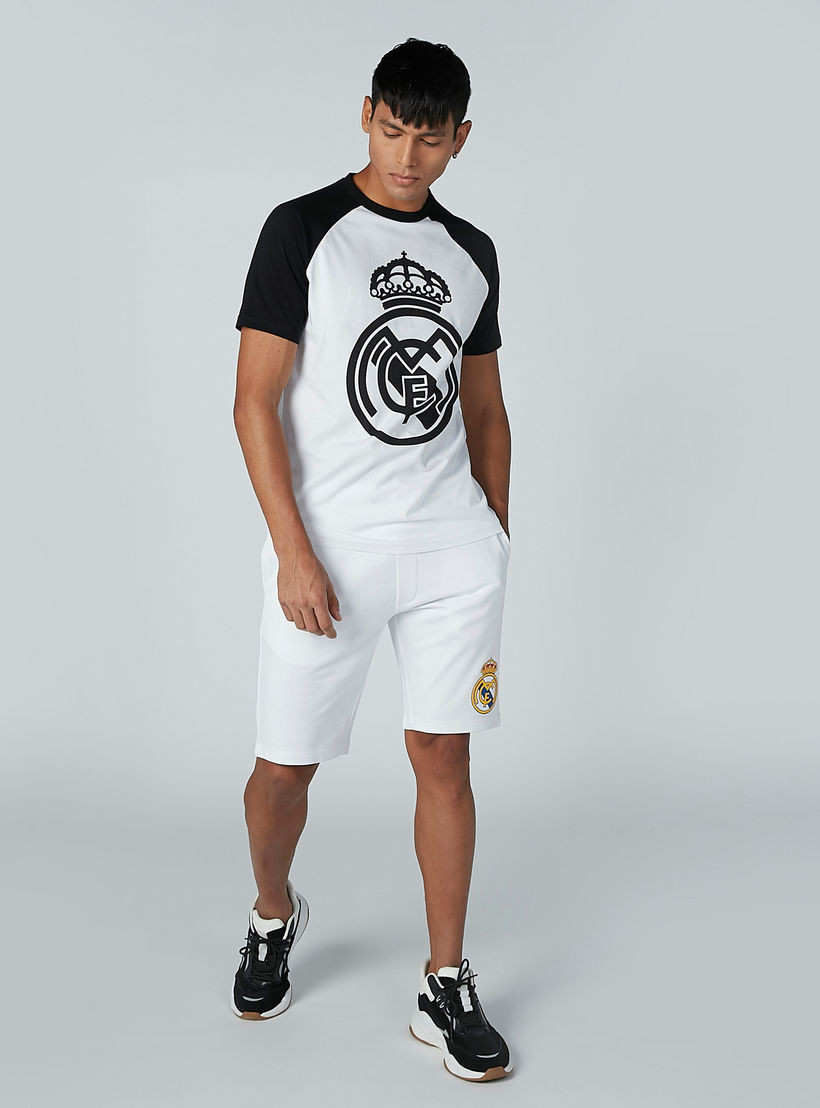 تيشيرت بياقة مستديرة وأكمام مغايرة وطبعات-men-clothing-sportswearandactivewear-tshirtsandpolos-image-1