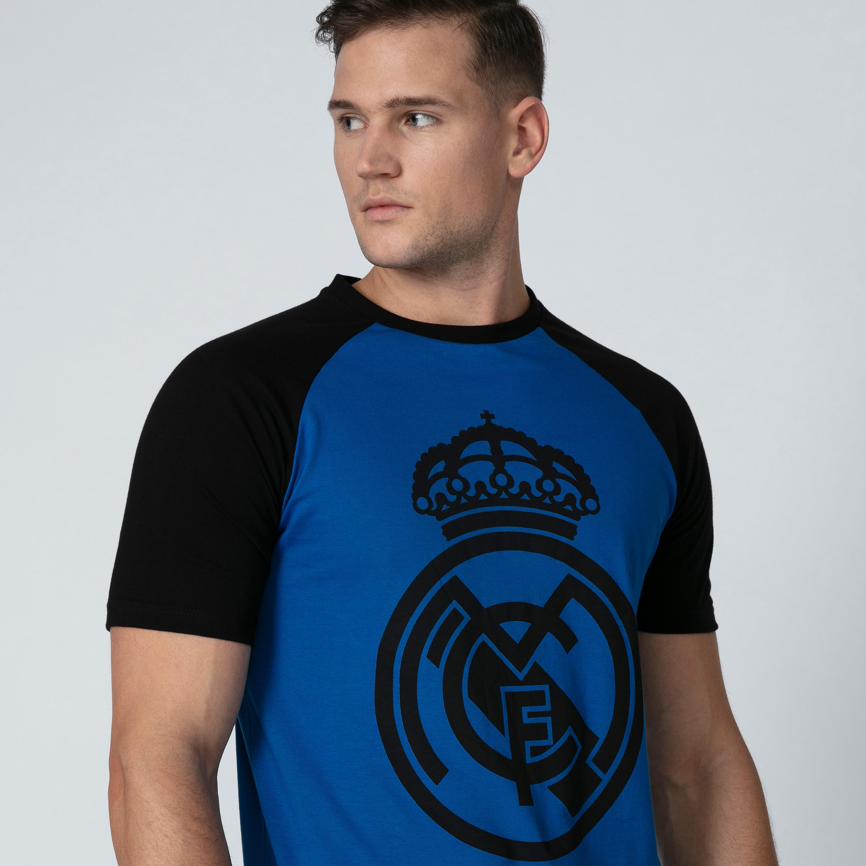تيشيرت بياقة مستديرة وأكمام مغايرة وطبعات ريال مدريد-men-clothing-sportswearandactivewear-tshirtsandpolos-image-5