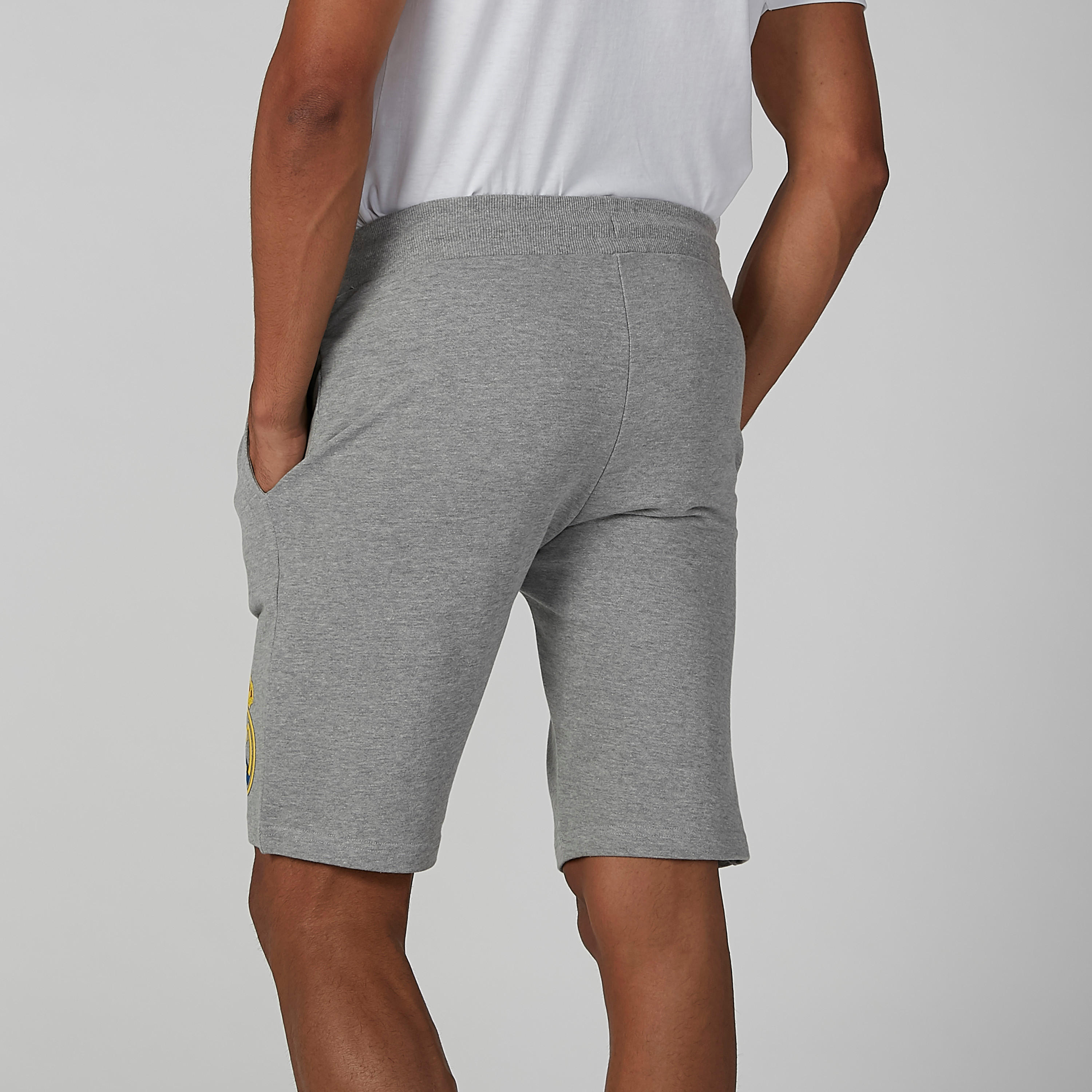 شورت برباط وتفاصيل جيوب وطبعات-men-clothing-sportswearandactivewear-bottoms-image-5
