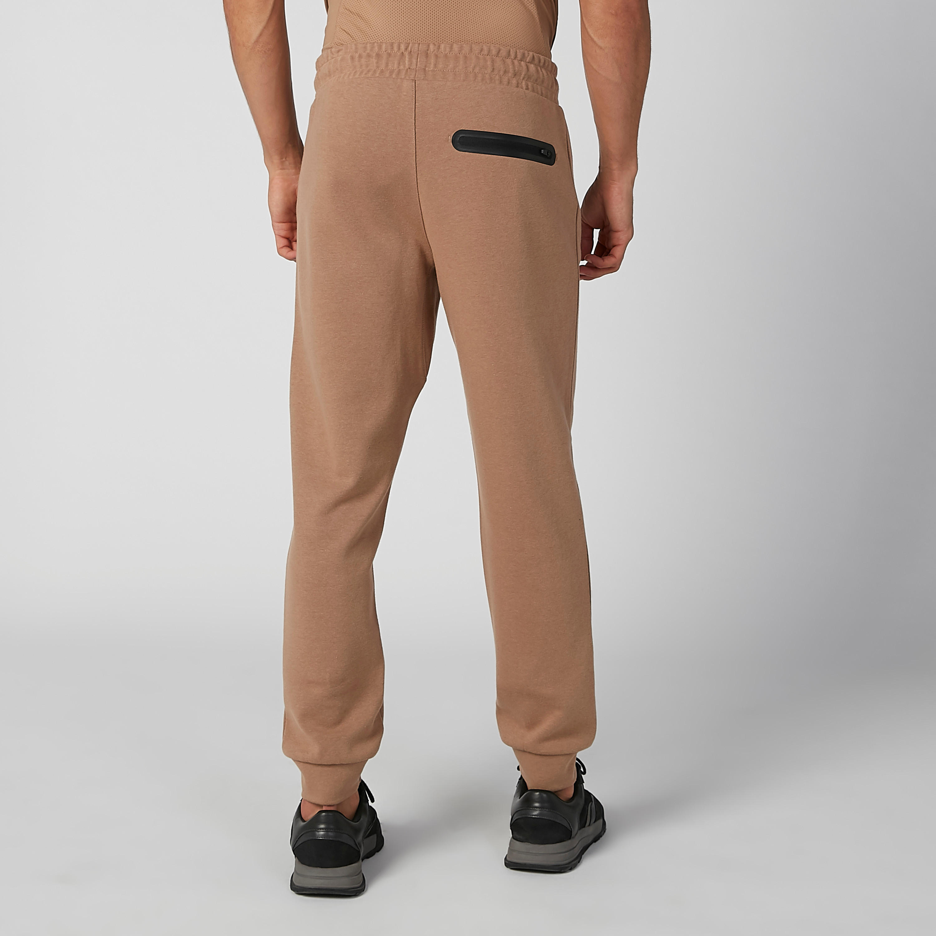 بنطلون رياضي برباط وجيوب وطبعات-men-clothing-sportswearandactivewear-bottoms-image-3